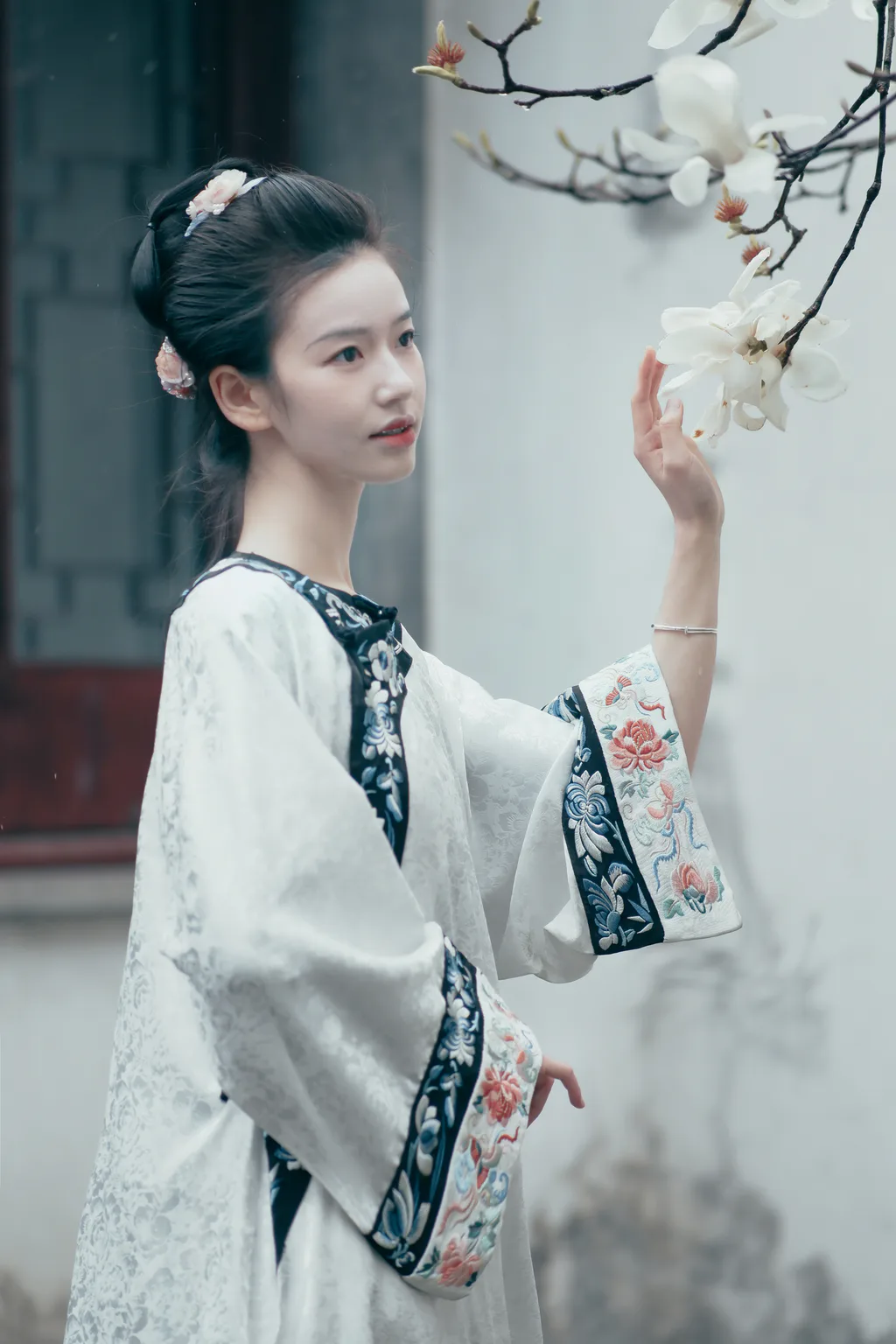 [YITUYU艺图语]2023.04.16 烟雨往事 鹿半仙儿_ [23+1P/99MB]插图