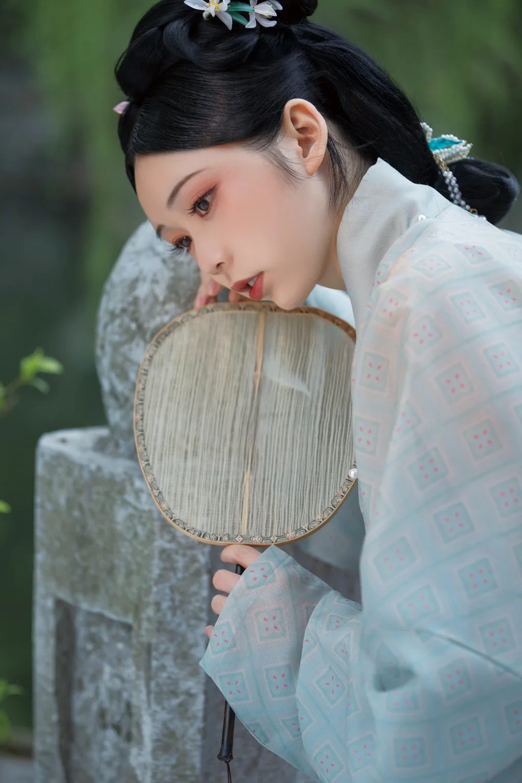 [YITUYU艺图语]2023.04.22 潭上紫藤 槐枝-[37+1P/723MB]插图