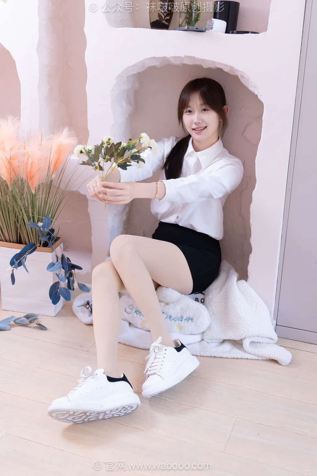 [BoBoSocks袜啵啵]NO.690 香菜-板鞋、厚肉丝、ol至服[156P/1V/5.73GB]插图2