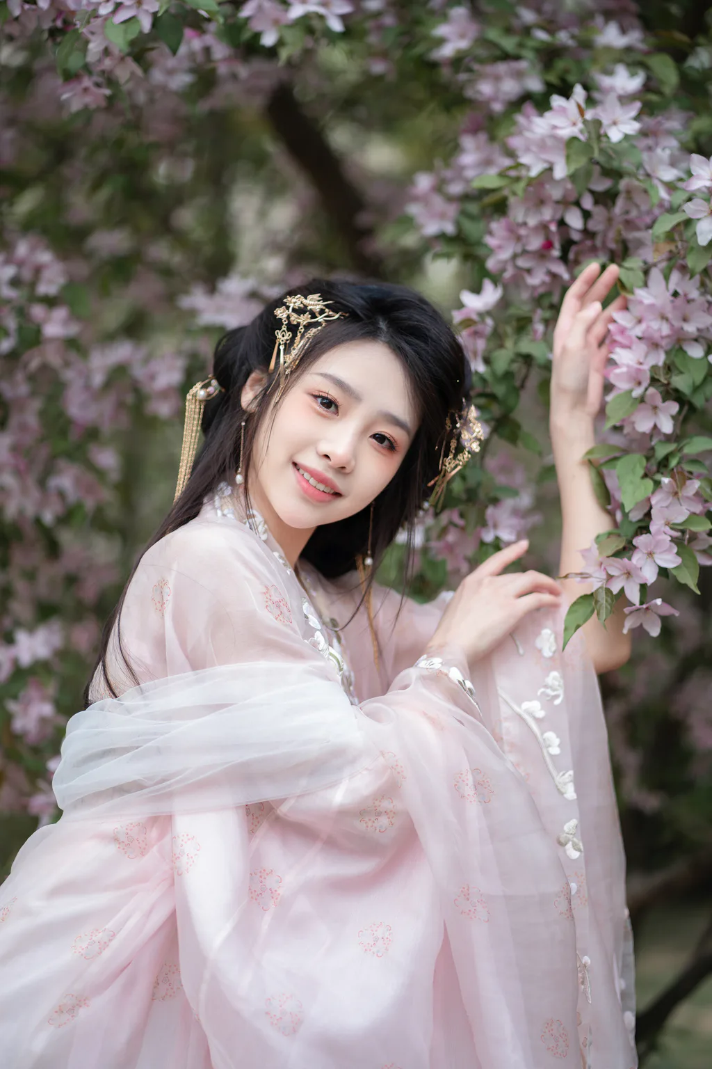 [YITUYU艺图语]2023.04.16 十里春风不如你 小甘甘xx [24+1P/397MB]插图2
