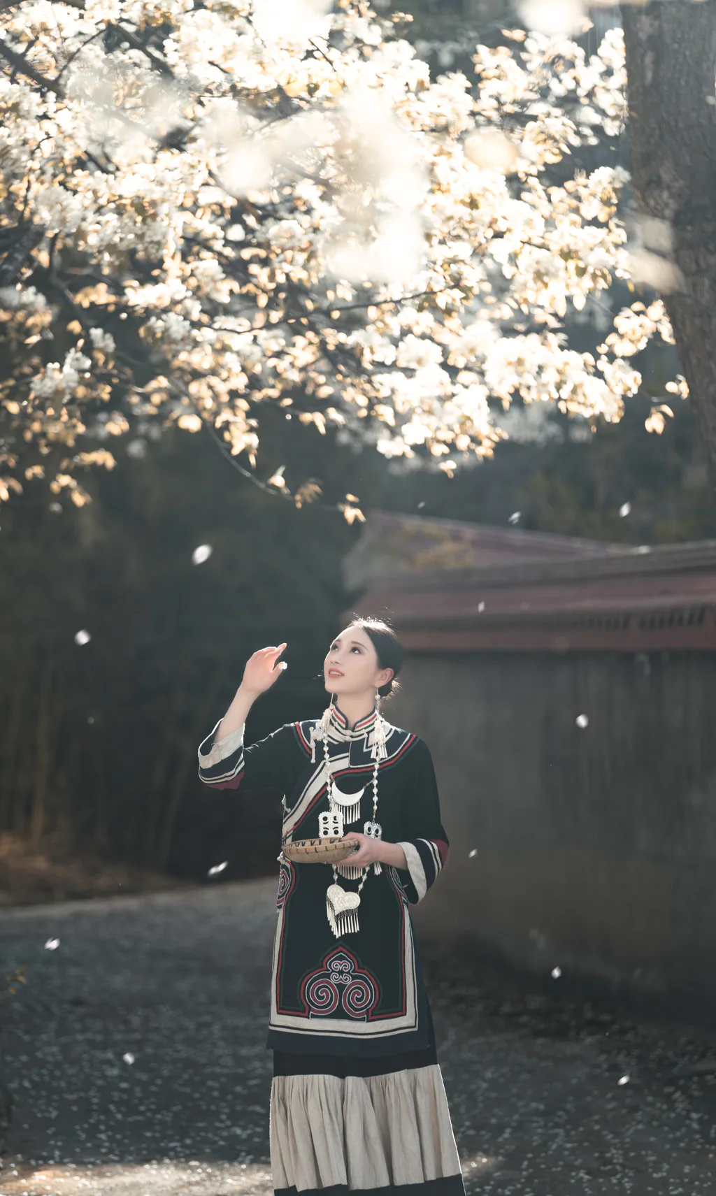 [YITUYU艺图语]2023.05.07 十里春风梨花如雨 薇薇[49+1P/828MB]插图