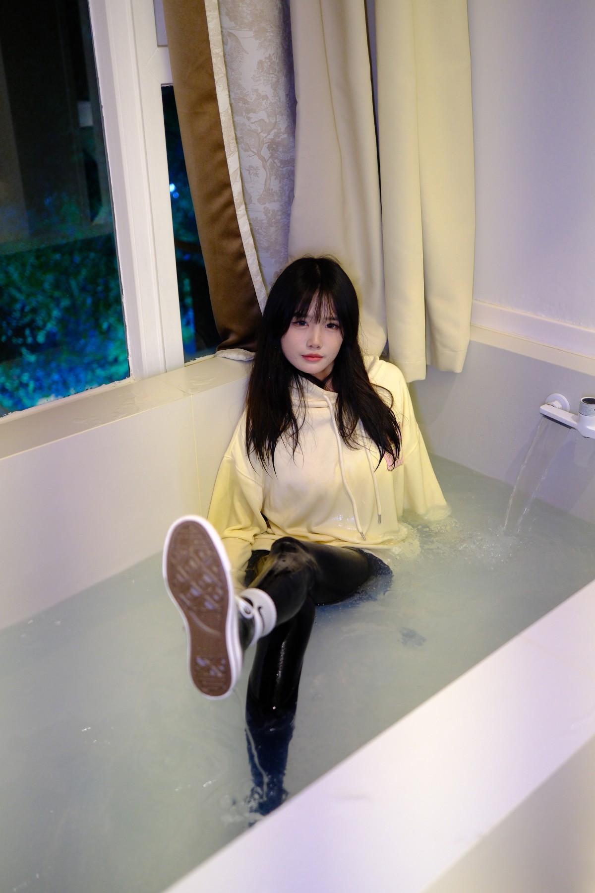 淼水映像：厚黑匡威 [250P/6V/32.20GB]插图