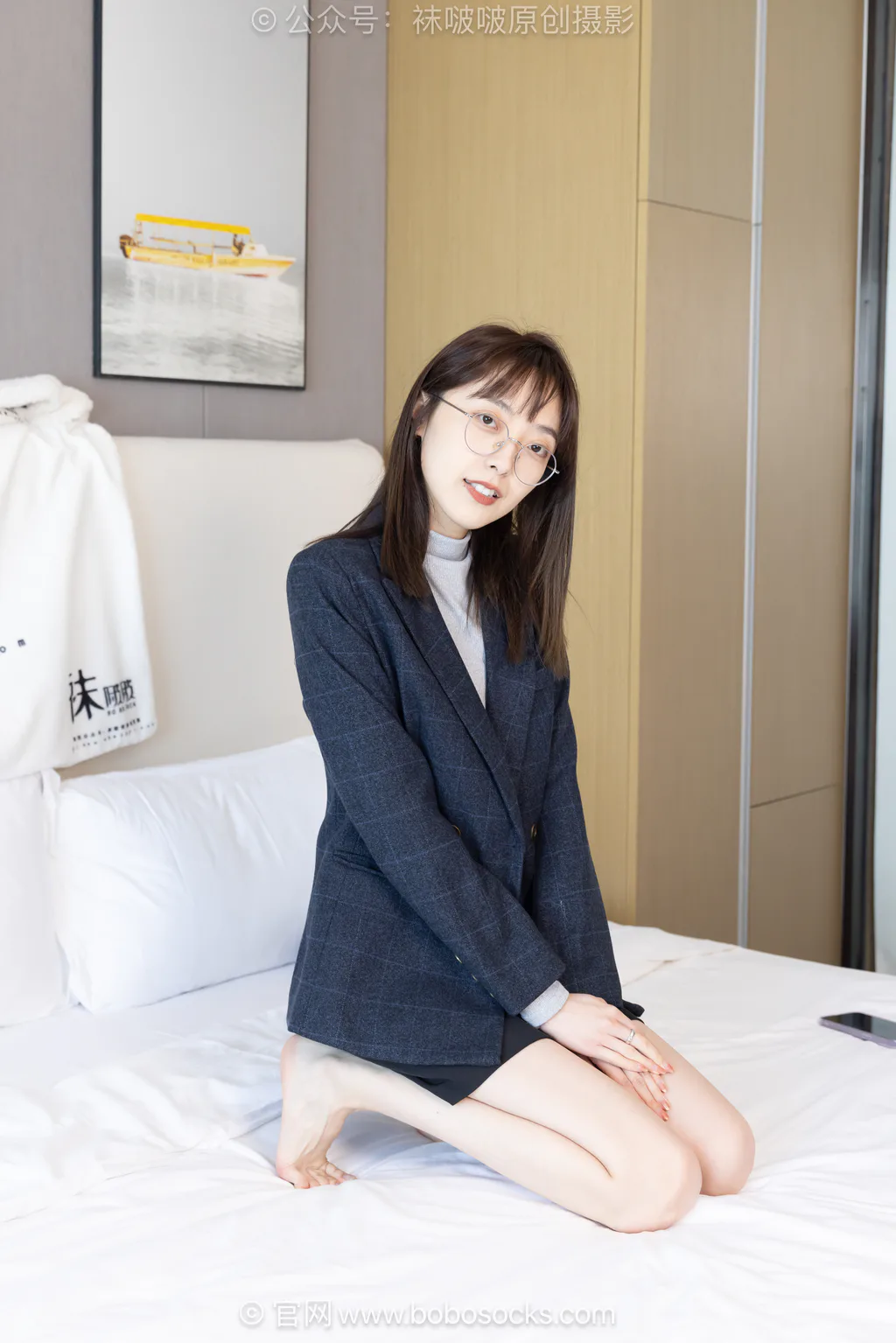 [BoBoSocks袜啵啵]NO.709 稚予-平底鞋、厚灰丝、裸足、ol至服[156P/1V/6.12GB]插图1