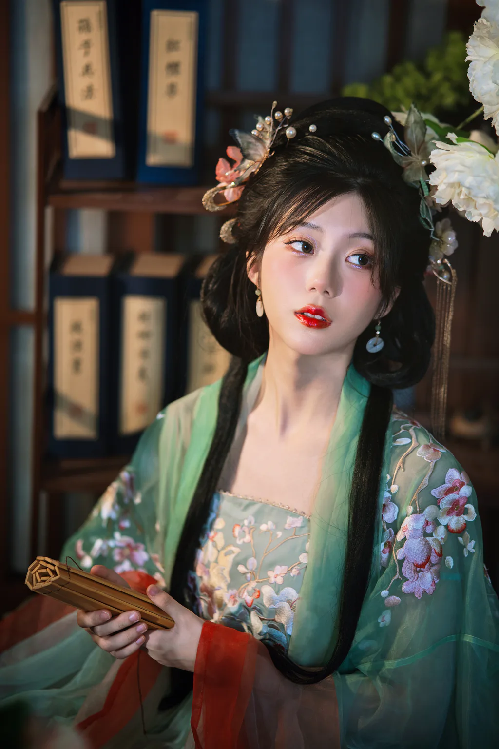 [YITUYU艺图语]2023.05.24 紫衣绿萝思君归 江寄鱼[20+1P/389MB]插图