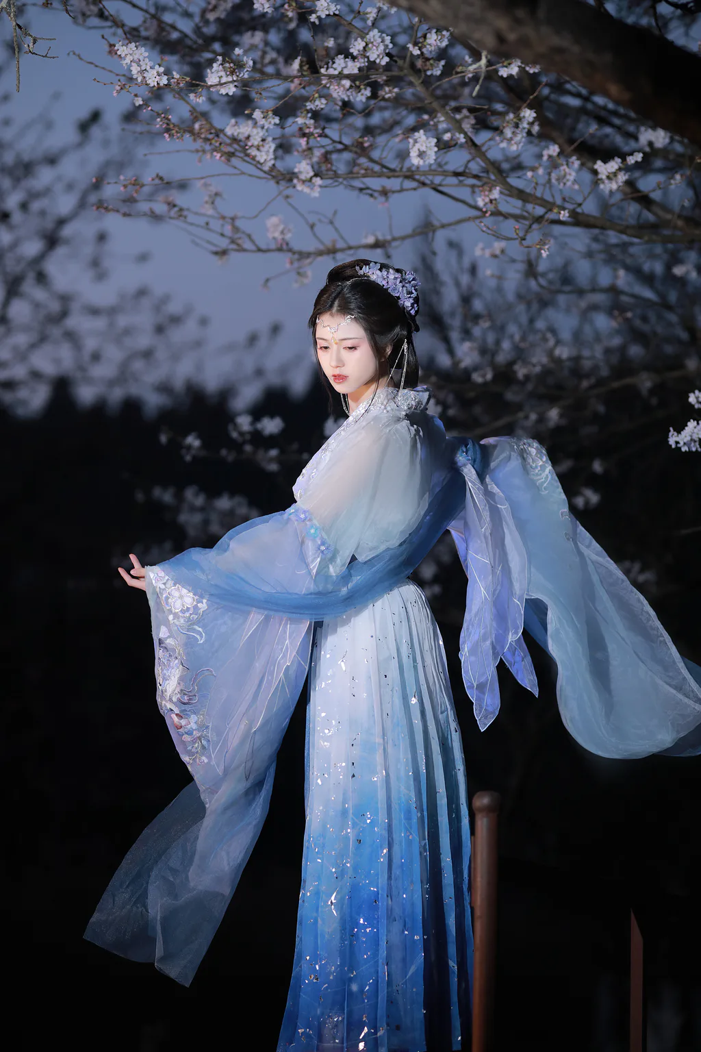[YITUYU艺图语]2023.05.15 林下漏月光，疏疏如残雪 吾岁[27+1P/561MB]插图