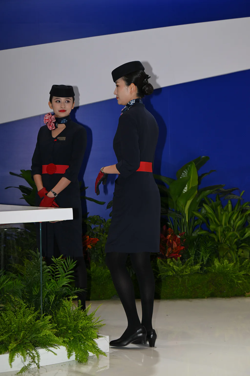 精选街拍作品 NO.6915 东方航空空姐[84P/96MB]插图2