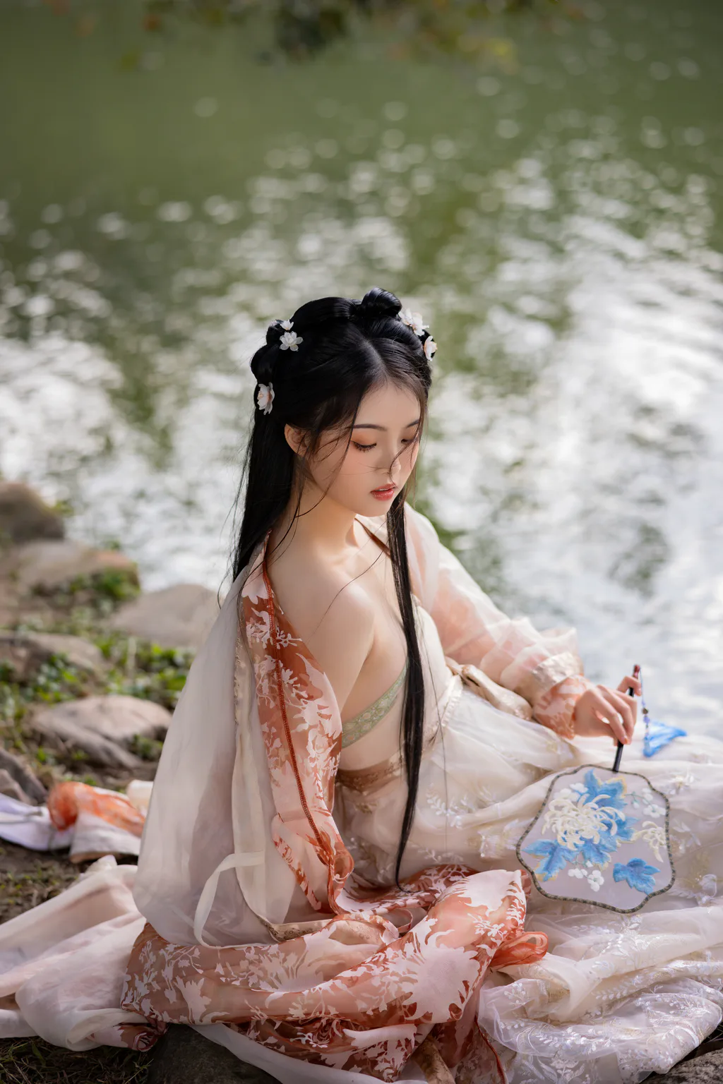 [YITUYU艺图语]2023.05.18 浣溪纱 兔牙要藏好[21+1P/184MB]插图2
