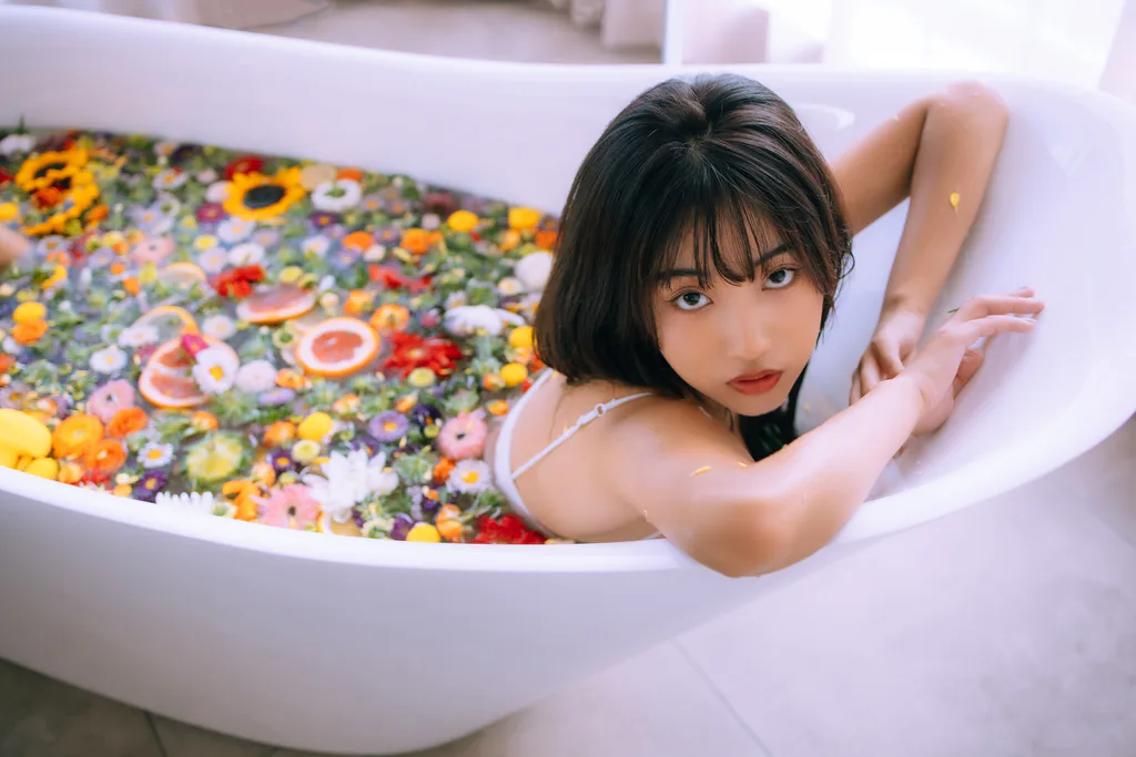[YITUYU艺图语]2023.05.31 浴缸鲜花少女 文文[44+1P/419MB]插图3