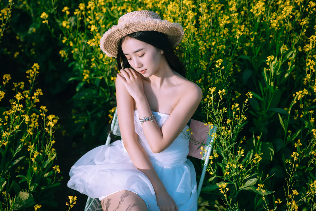 [YITUYU艺图语]2023.06.01 少女油菜花写真 异域荷包蛋[49+1P/711MB]插图3
