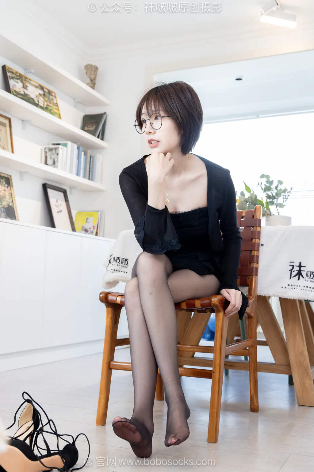 [BoBoSocks袜啵啵]NO.704 小甜豆-高跟鞋、薄黑丝、黑丝淋酸奶[166P/1V/6.63GB]插图3