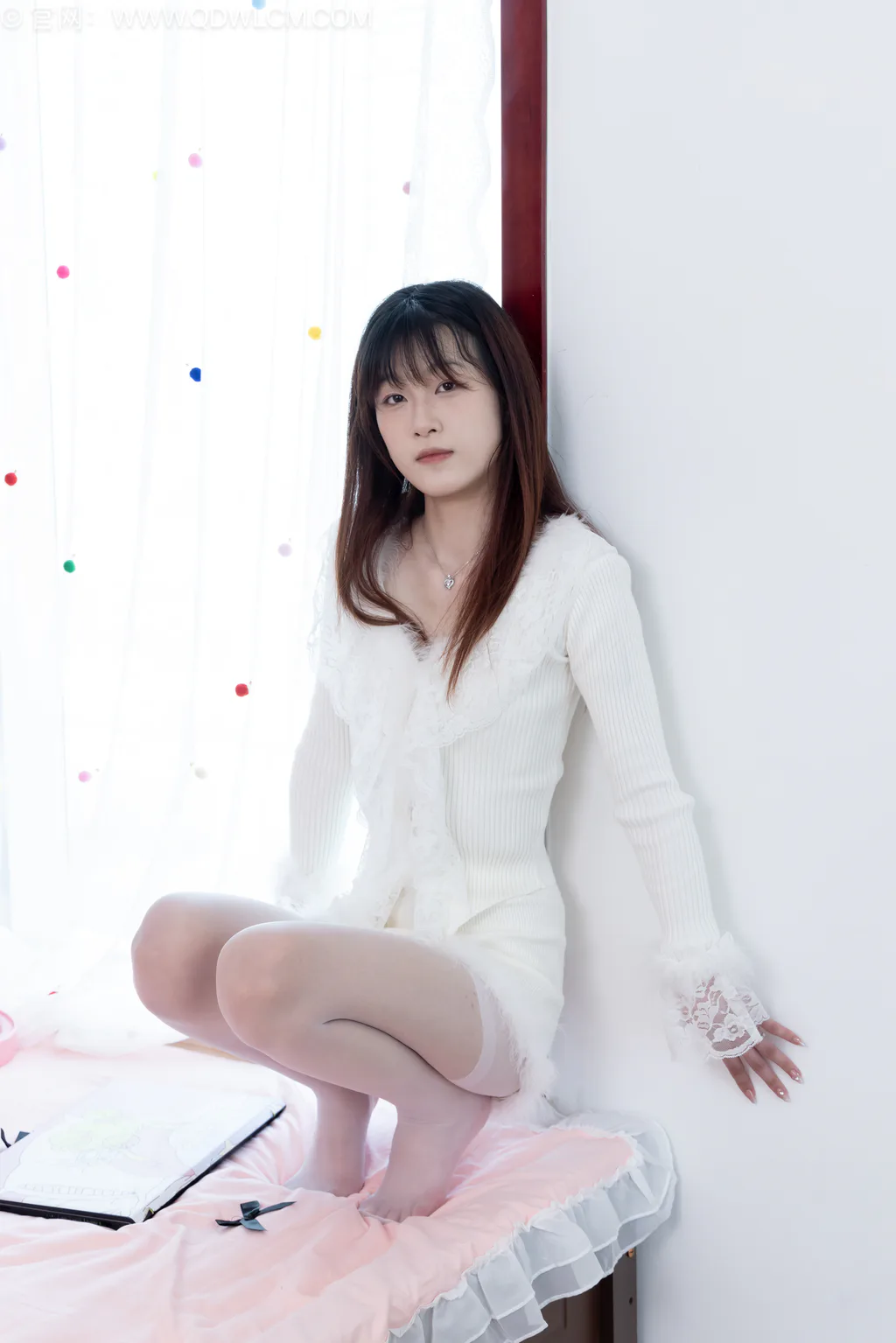 勿恋传媒 NO.2695 雪芽-高跟鞋、薄白丝、穿脱外套[151P/1V/3.62GB]插图3