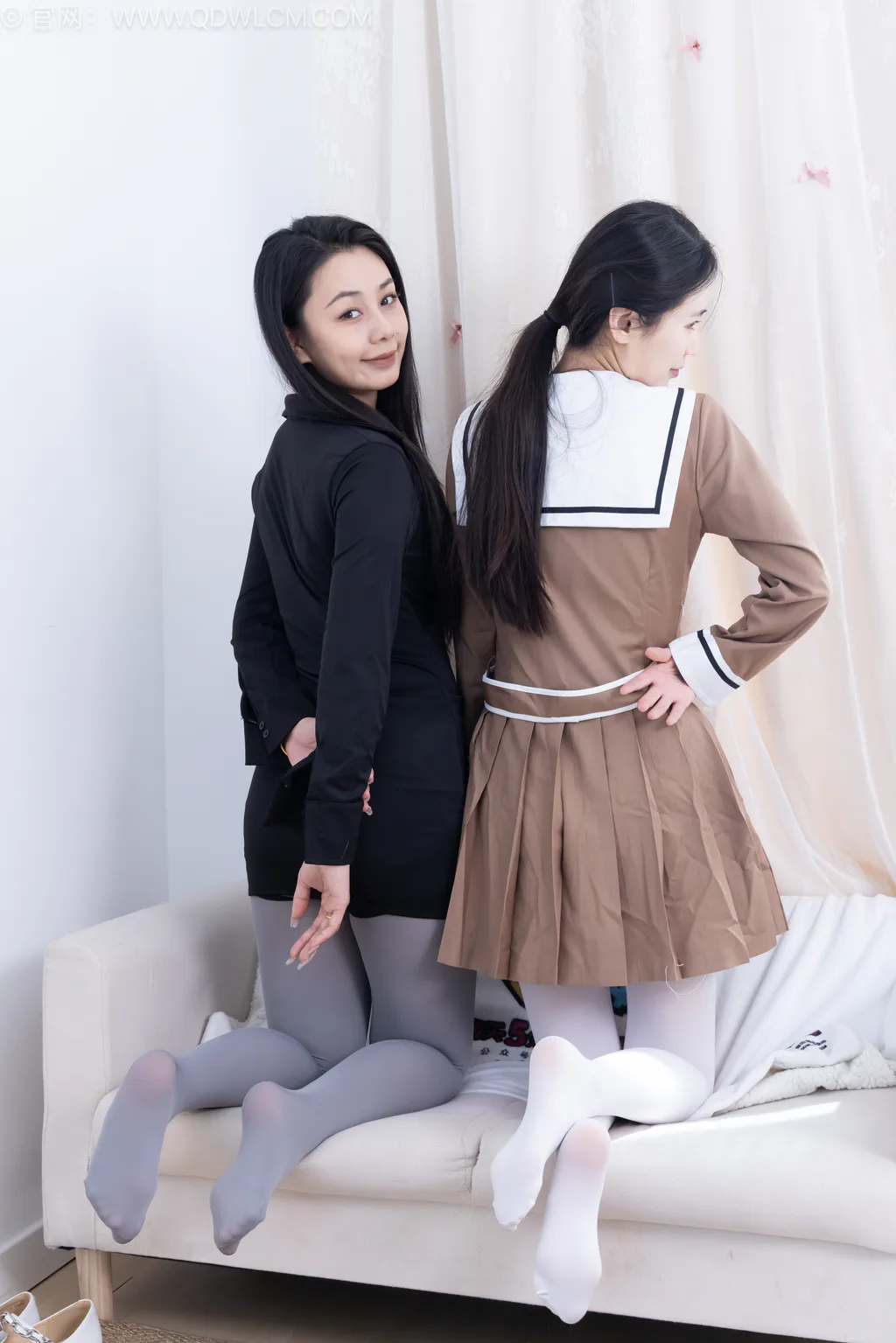 勿恋传媒 NO.2697 菜菜&岚岚-皮鞋、厚白丝、厚灰丝[173P/1V/6.16GB]插图