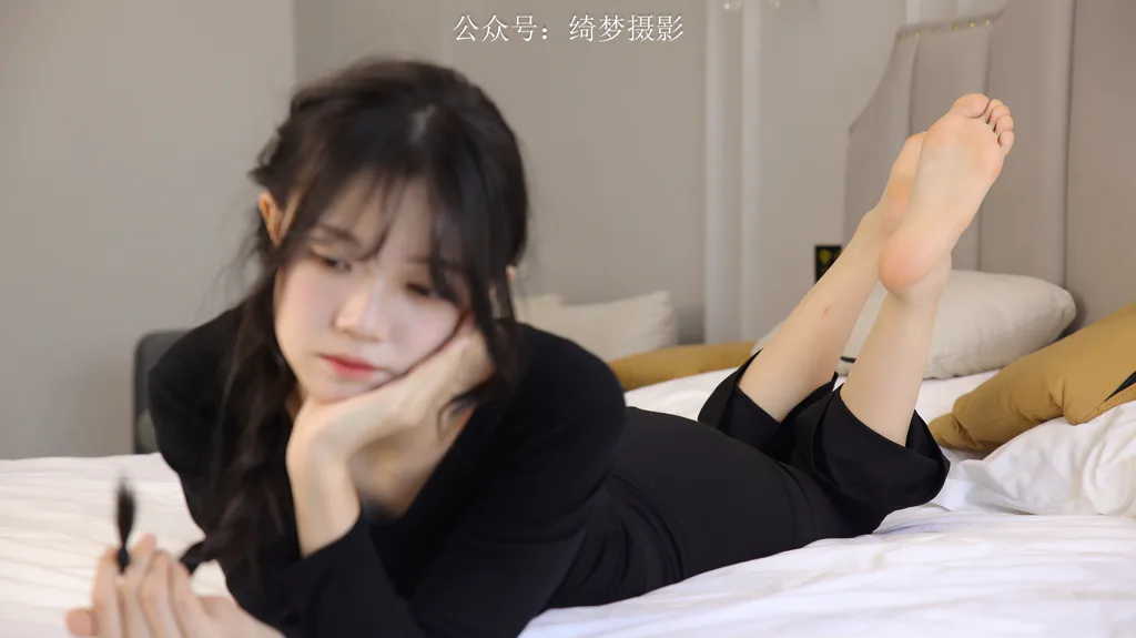 绮梦摄影 2025.04.09 NO.228 yuuu 珍藏无修无水印版[486P/2V/13.3GB]插图
