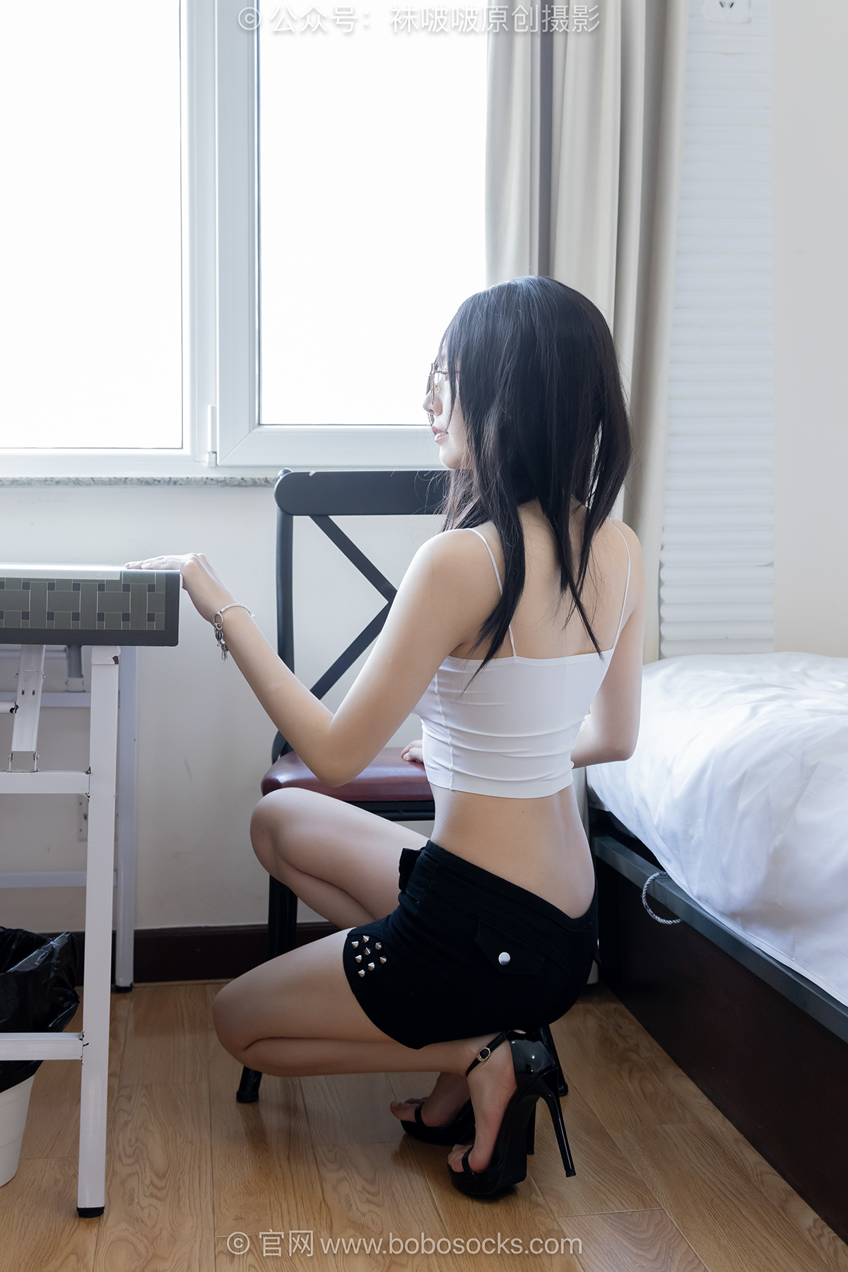 袜啵啵712期：小甜豆-高跟凉鞋、薄肉丝（脚尖透明款） [210P/1V/6.66GB]插图3