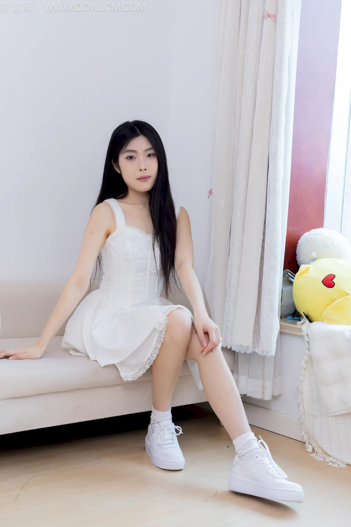 勿恋传媒 NO.2739 美式-板鞋、纯白棉袜、裸足[155P/1V/3.23GB]插图1