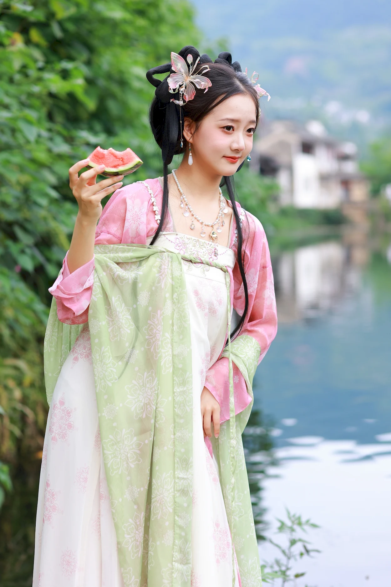 [YITUYU艺图语]2023.06.21 江南夏日 柚二白白[28+1P/187MB]插图3