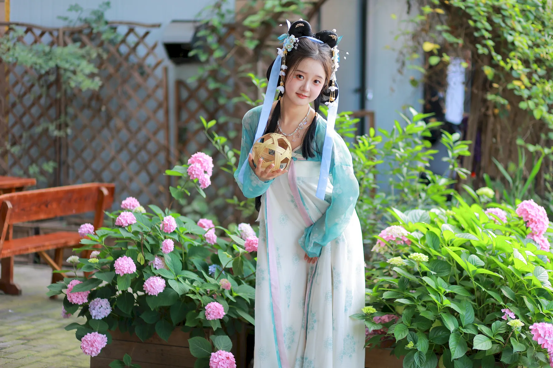 [YITUYU艺图语]2023.06.29 无尽夏 柚二白白[21+1P/157MB]插图