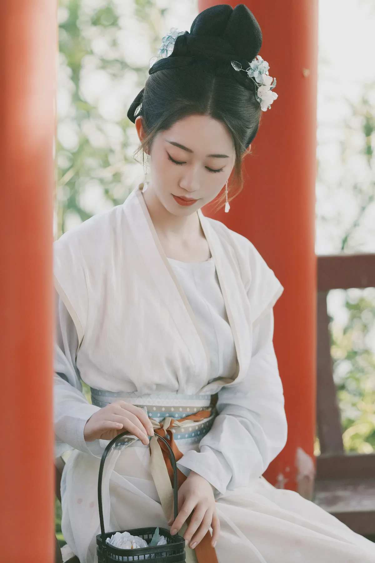 [YITUYU艺图语]2023.07.01 晴山 社恐的乱乱[22+1P/297MB]插图