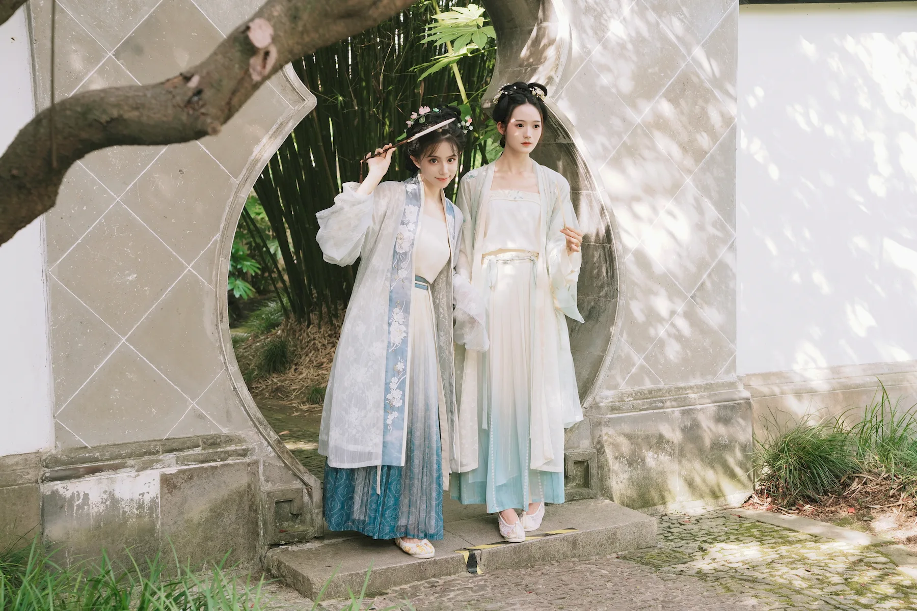 [YITUYU艺图语]2023.06.28 游园惊梦 Conkon控控&一只柚柚柚柚柚子&兔子Zzz不吃胡萝卜&贰加六[26+1P/347MB]插图3