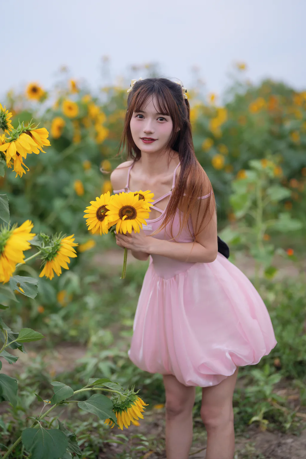[YITUYU艺图语]2023.06.06 蓝调向日葵少女 兔子Zzz不吃胡萝卜[28+1P/318MB]插图1