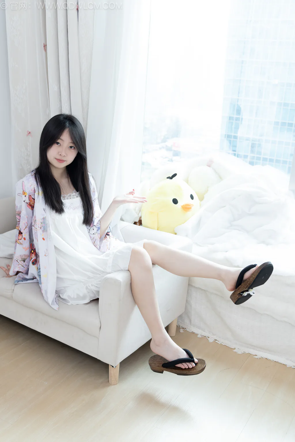 勿恋传媒 NO.2715 萌萌-木屐、薄黑丝、纯白棉袜[197P/1V/5.64GB]插图2