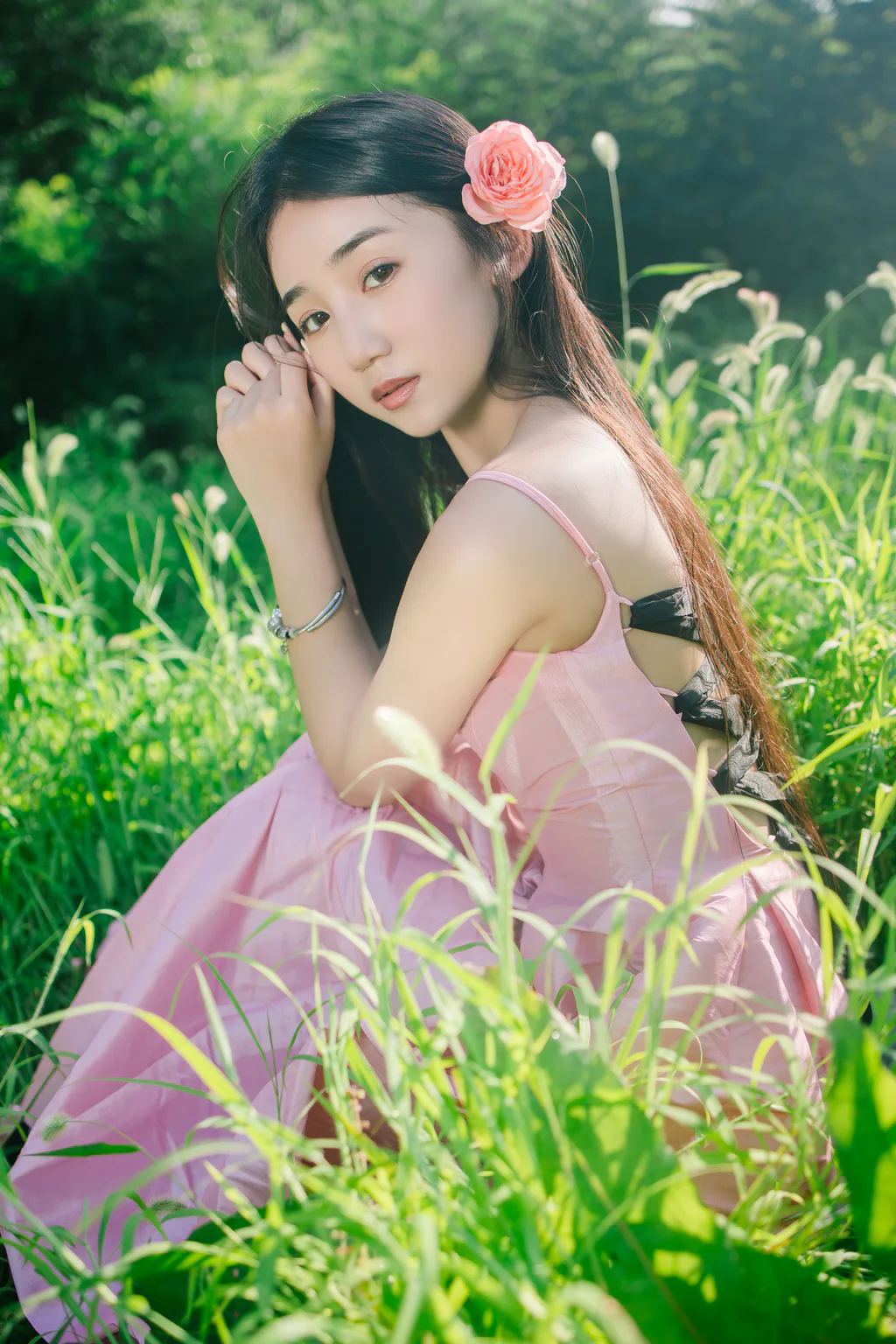 [YITUYU艺图语]2023.06.09 绿草地少女写真 异域荷包蛋[36+1P/532MB]插图1