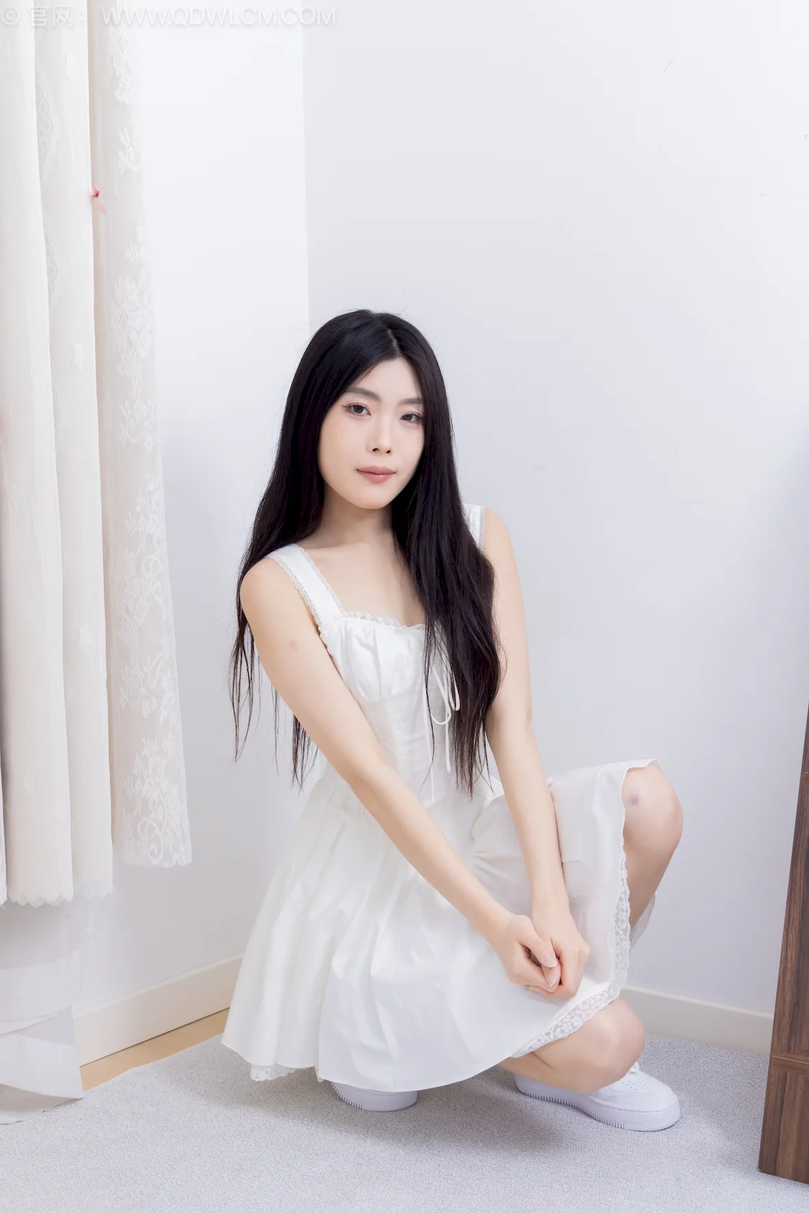 勿恋传媒 NO.2739 美式-板鞋、纯白棉袜、裸足[155P/1V/3.23GB]插图2