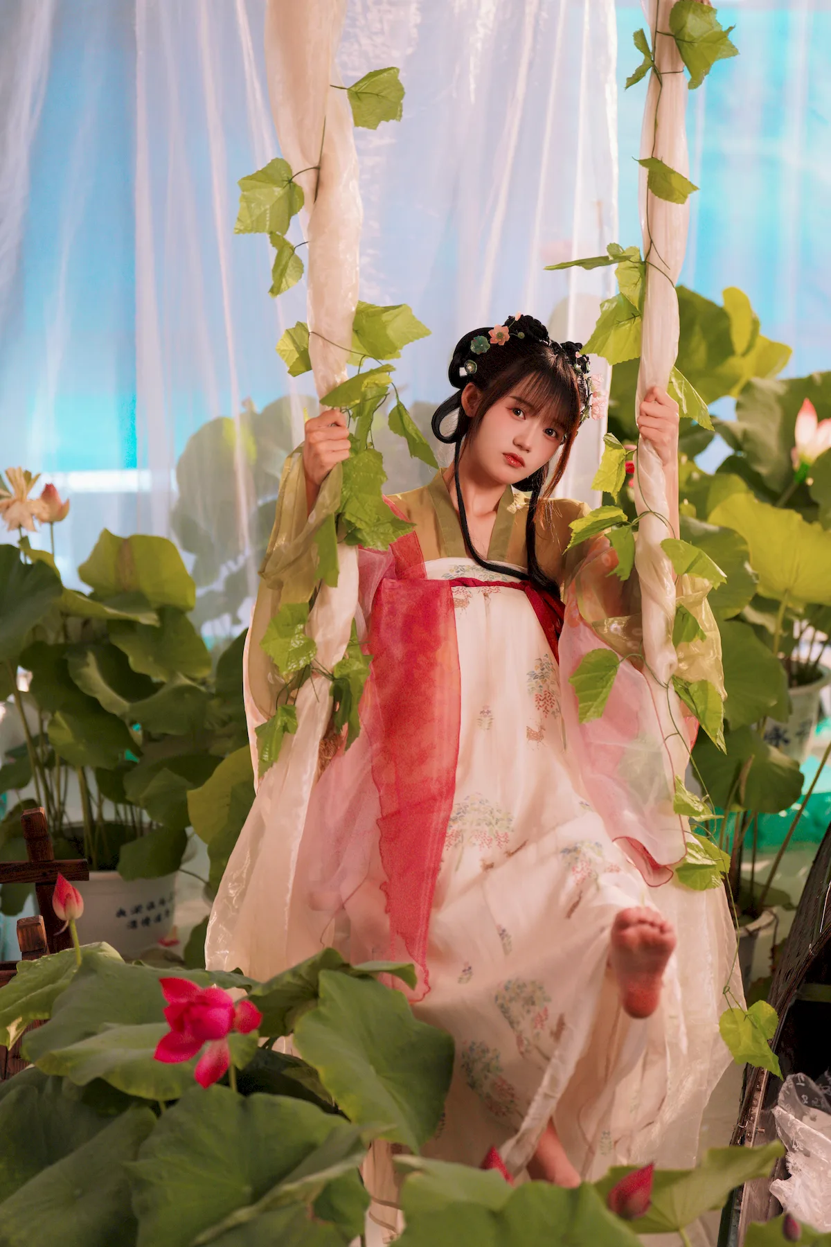 [YITUYU艺图语]2023.06.30 浮香花谷 兔子Zzz不吃胡萝卜[54+1P/594MB]插图