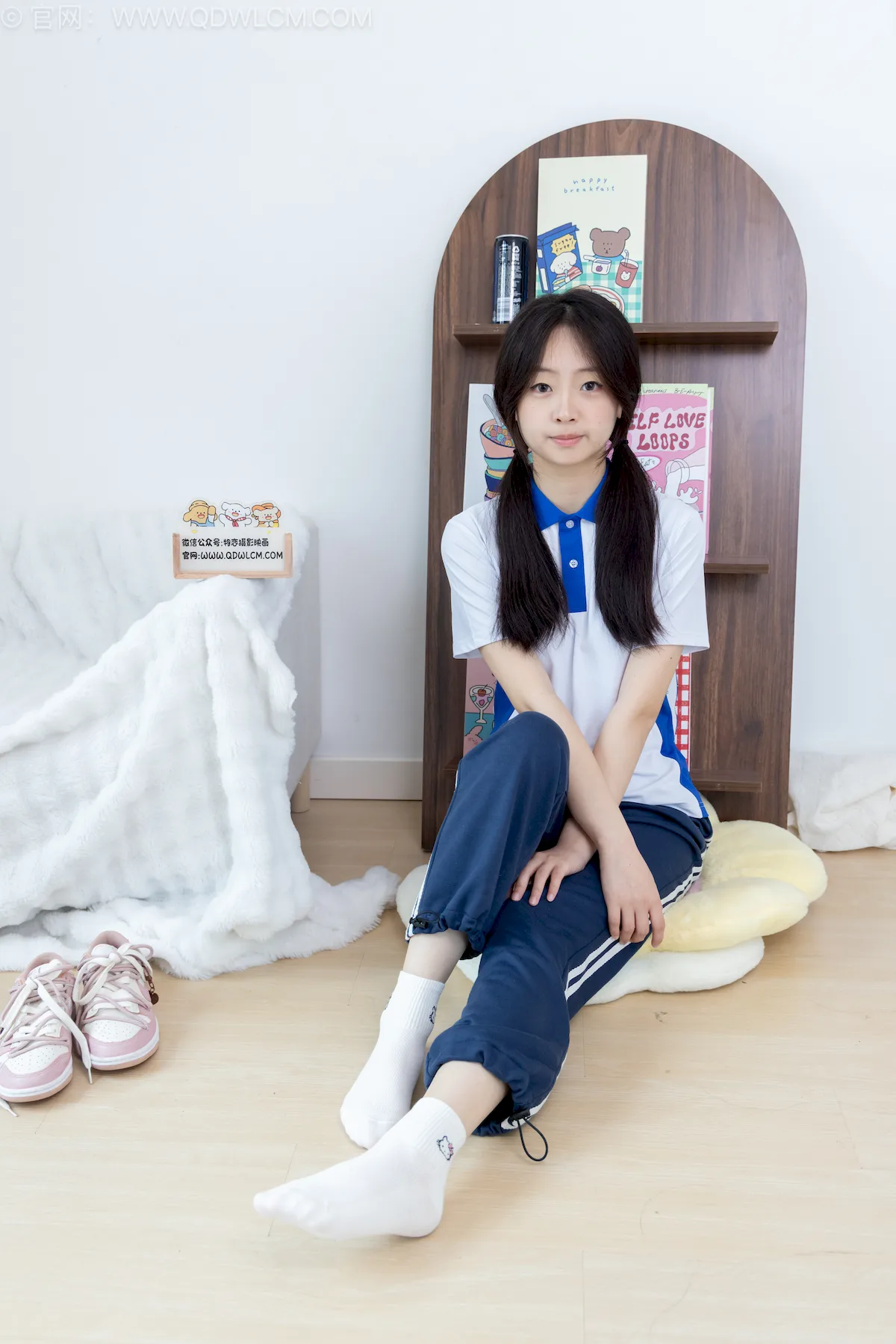 勿恋传媒 NO.2735 萌萌-白棉袜、裸足、校服[155P/1V/3.75GB]插图3