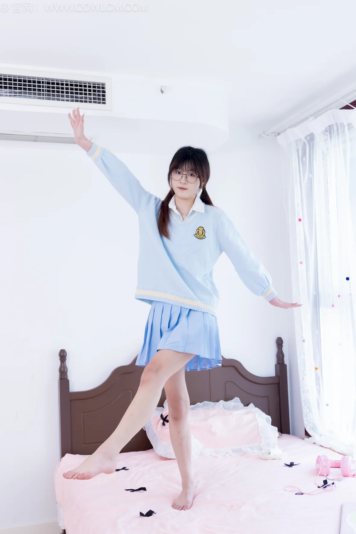 勿恋传媒 NO.2737 雪芽-板鞋、白棉袜、裸足、jk至服[155P/1V/3.44GB]插图