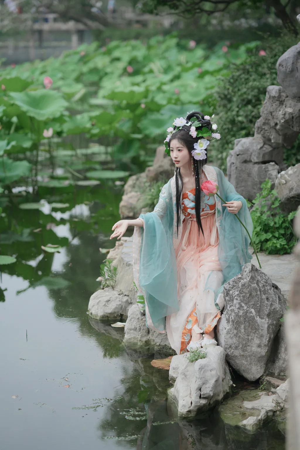 [YITUYU艺图语]2023.08.04 十二花神之荷花花神 绵绵[35+1P/486MB]插图