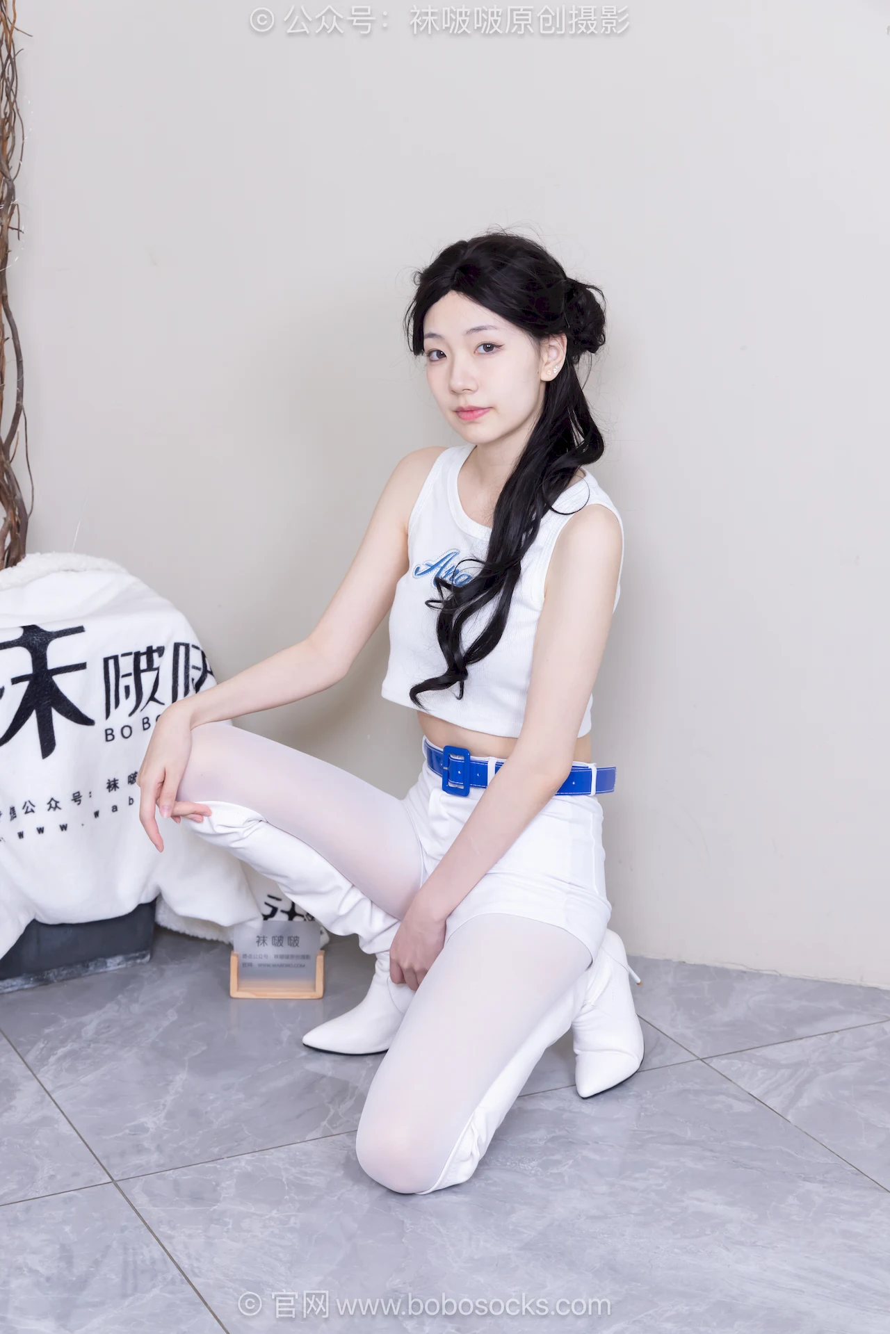 [BoBoSocks袜啵啵]NO.735 小甜豆-高跟长靴、厚白丝、油亮薄白丝 [165P/1V/8.07GB]插图1
