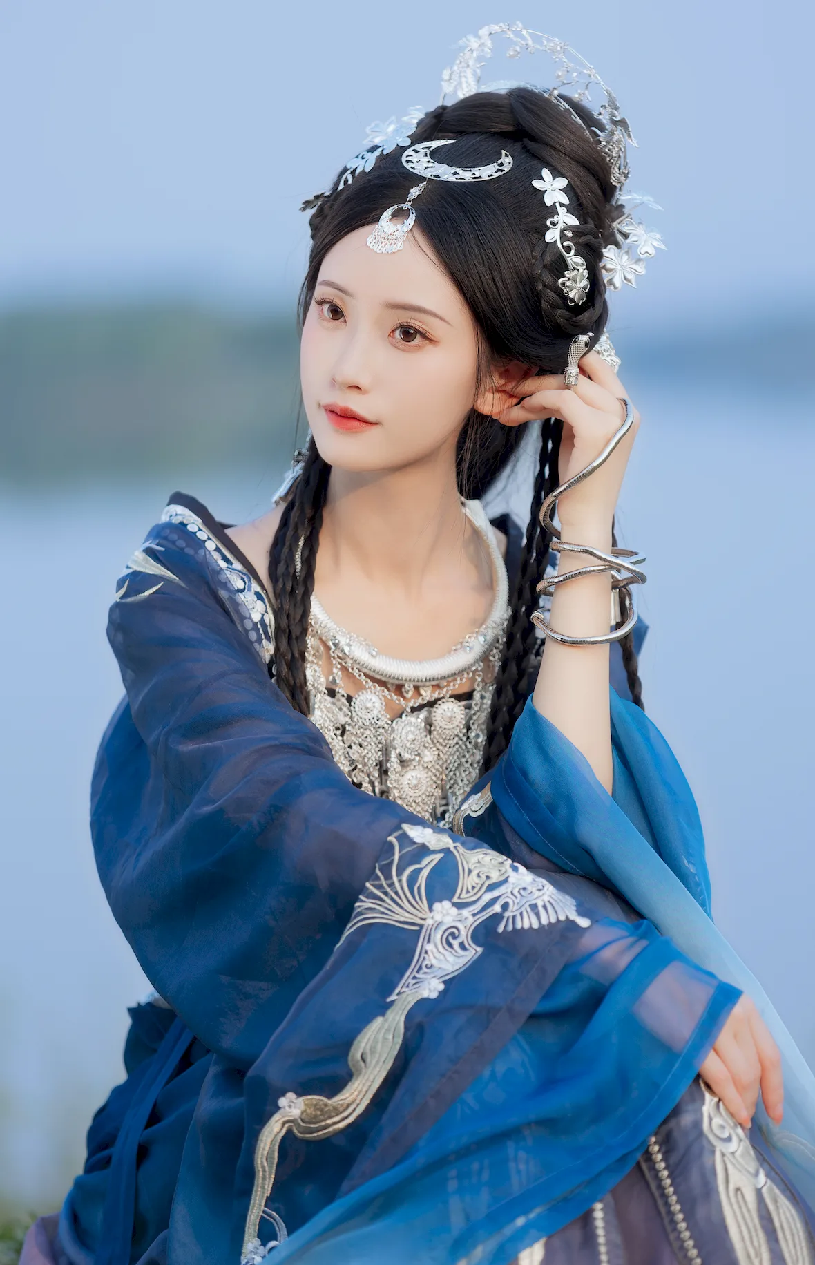 [YITUYU艺图语]2023.07.06 苗疆圣女 嘉月月月[20+1P/113MB]插图2