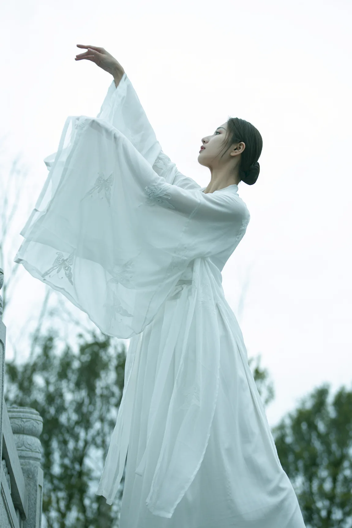 [YITUYU艺图语]2023.07.21 天青色等烟雨 林林[25+1P/368MB]插图1