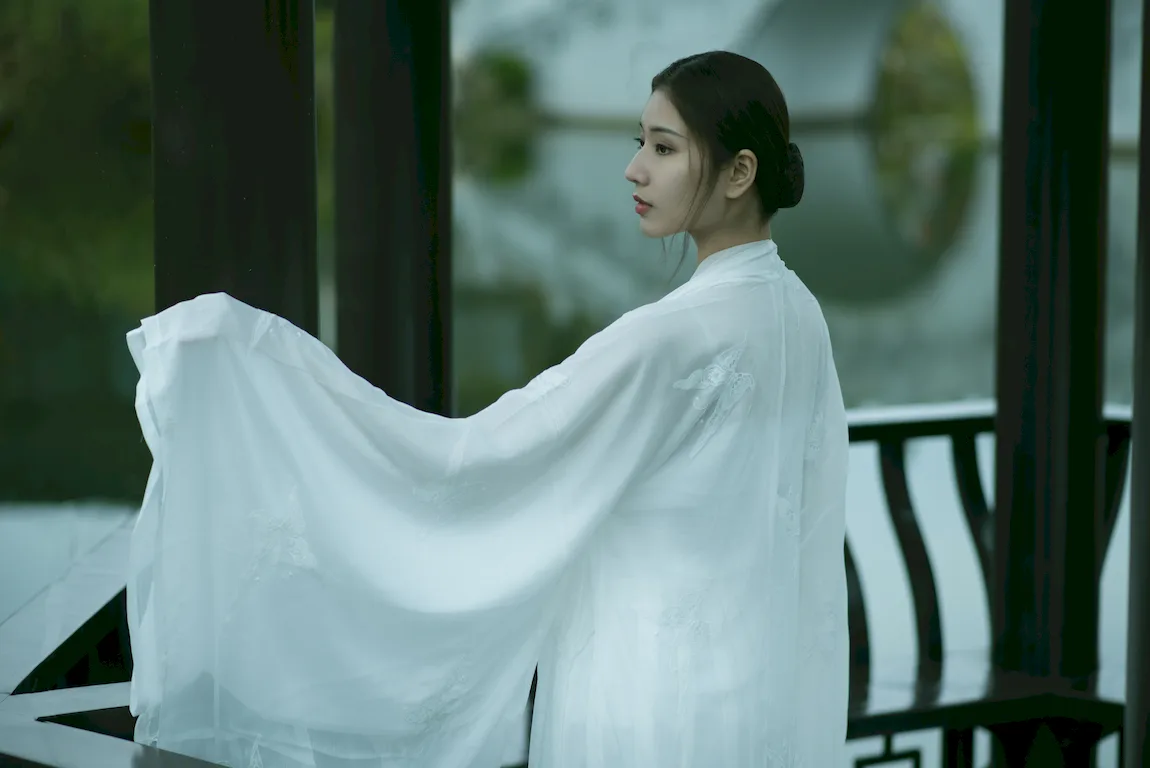 [YITUYU艺图语]2023.07.21 天青色等烟雨 林林[25+1P/368MB]插图2
