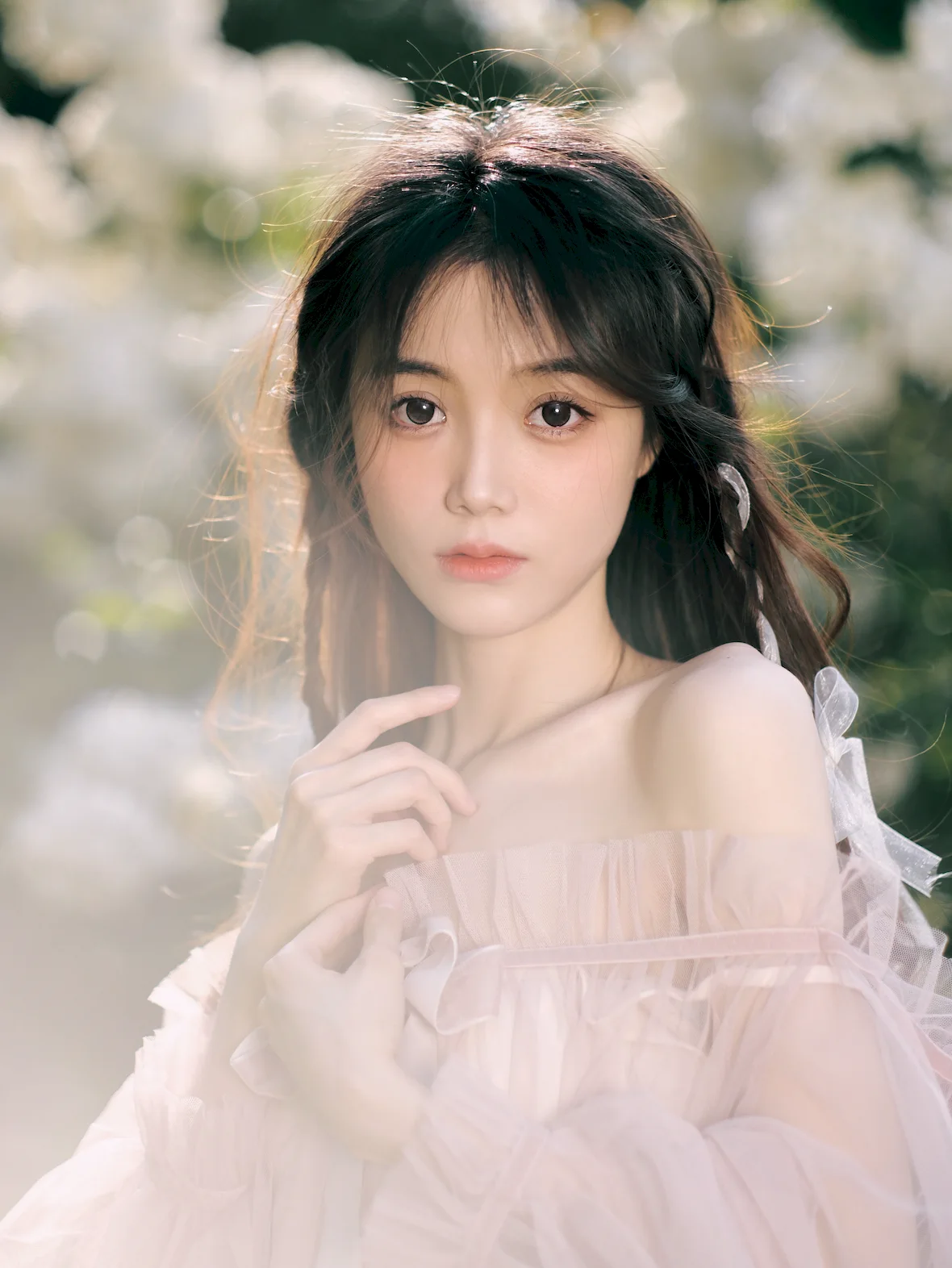 [YITUYU艺图语]2023.07.15 绣球花的浪漫 小千hi[19+1P/267MB]插图2
