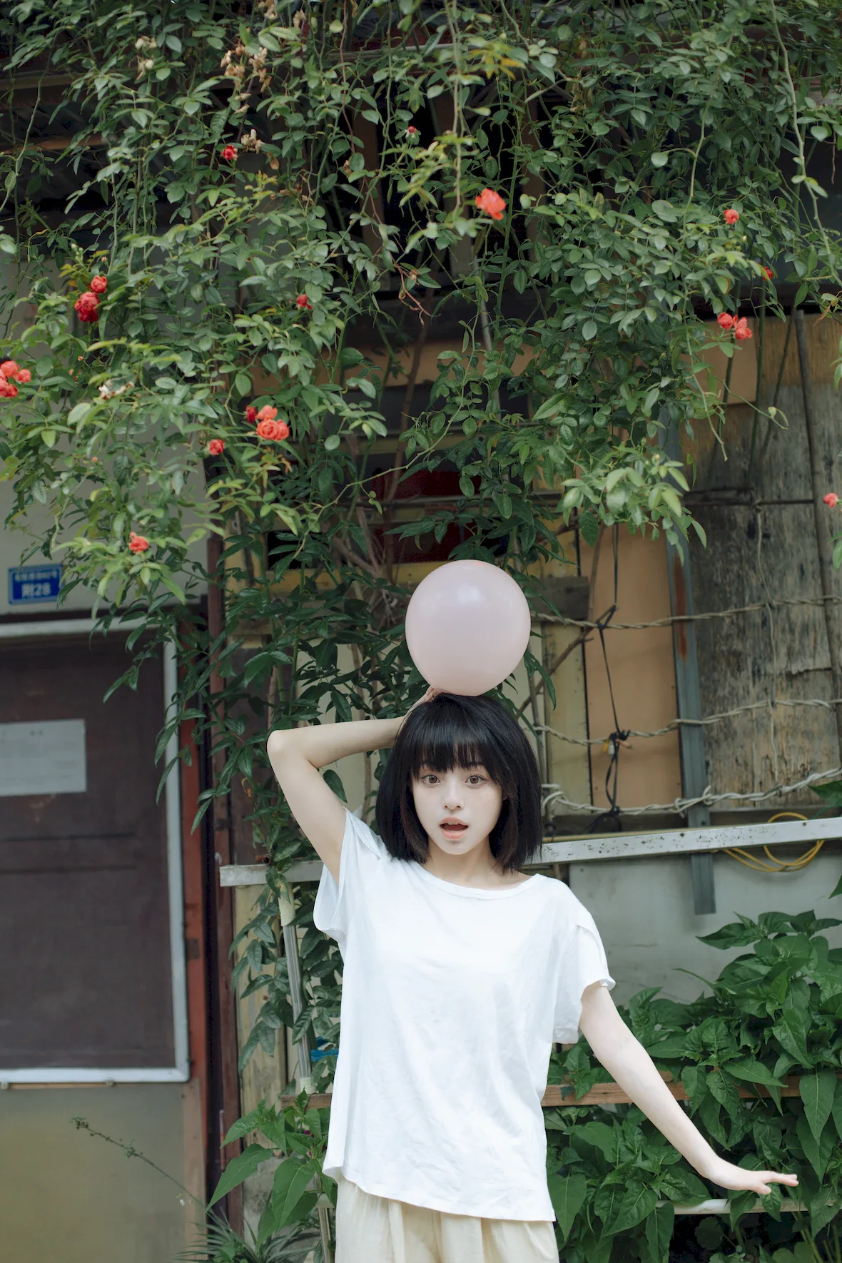 [YITUYU艺图语]2023.07.06 在夏日街头漫游 嗷呜[21+1P/98MB]插图3