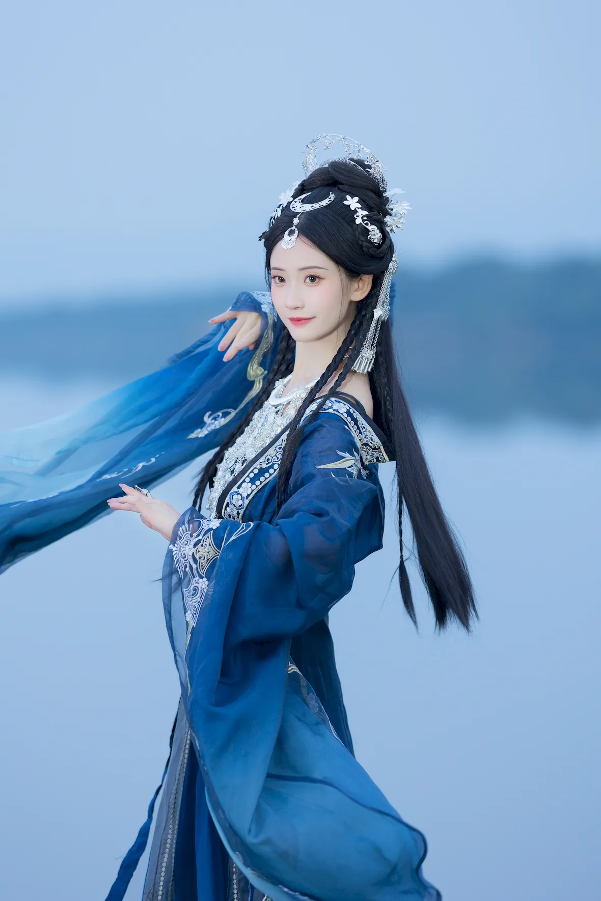 [YITUYU艺图语]2023.07.06 苗疆圣女 嘉月月月[20+1P/113MB]插图