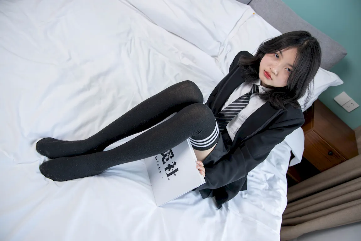 袜觅社 NO.005 香香[95P/1V/3.03GB]插图2