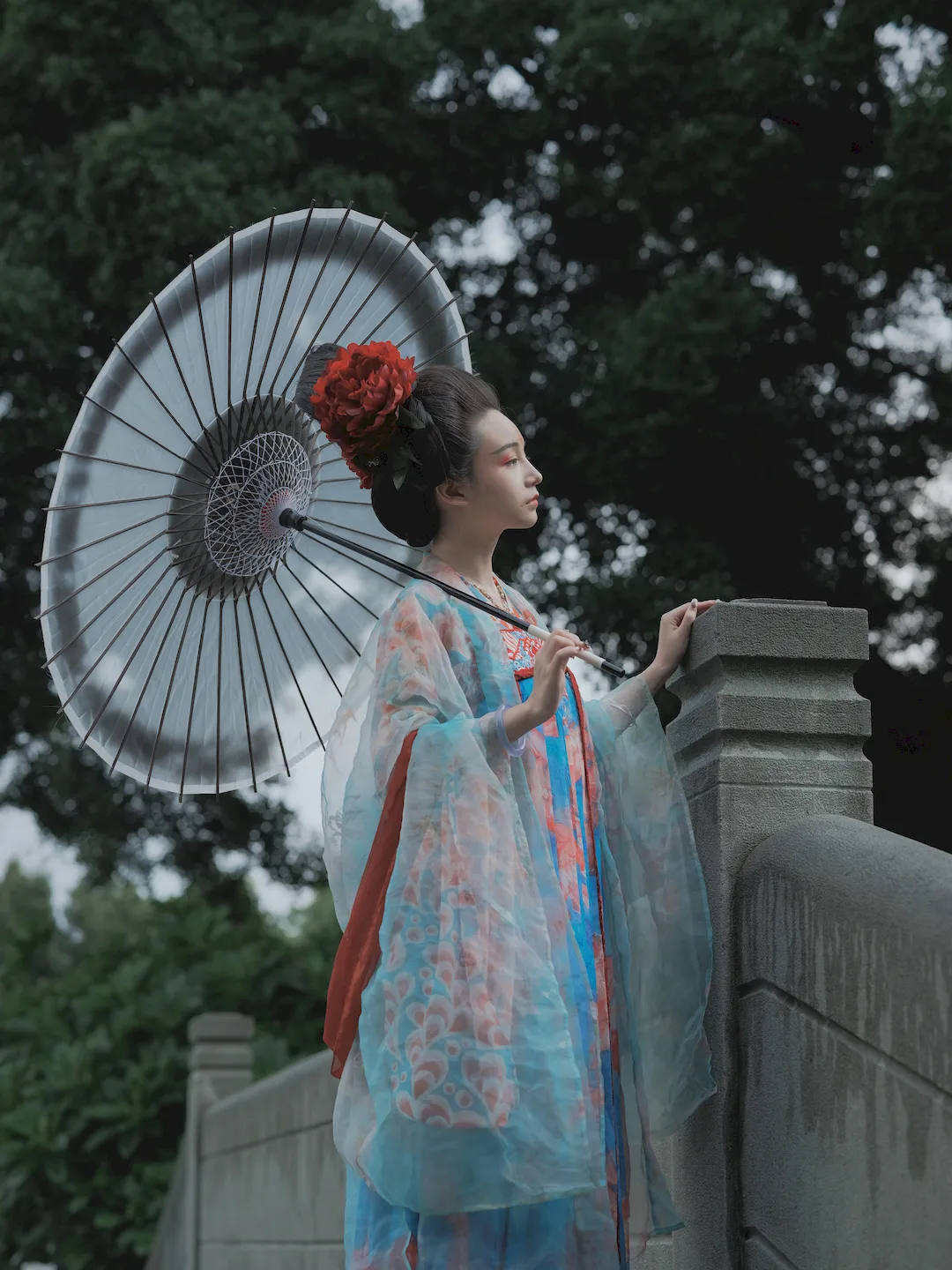[YITUYU艺图语]2023.08.01 雨后游园 琳琅[32+1P/230MB]插图1