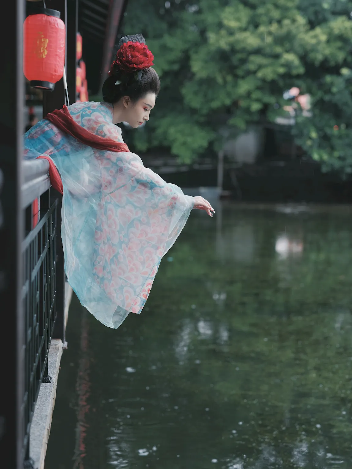[YITUYU艺图语]2023.07.26 雨 琳琅[38+1P/447MB]插图1