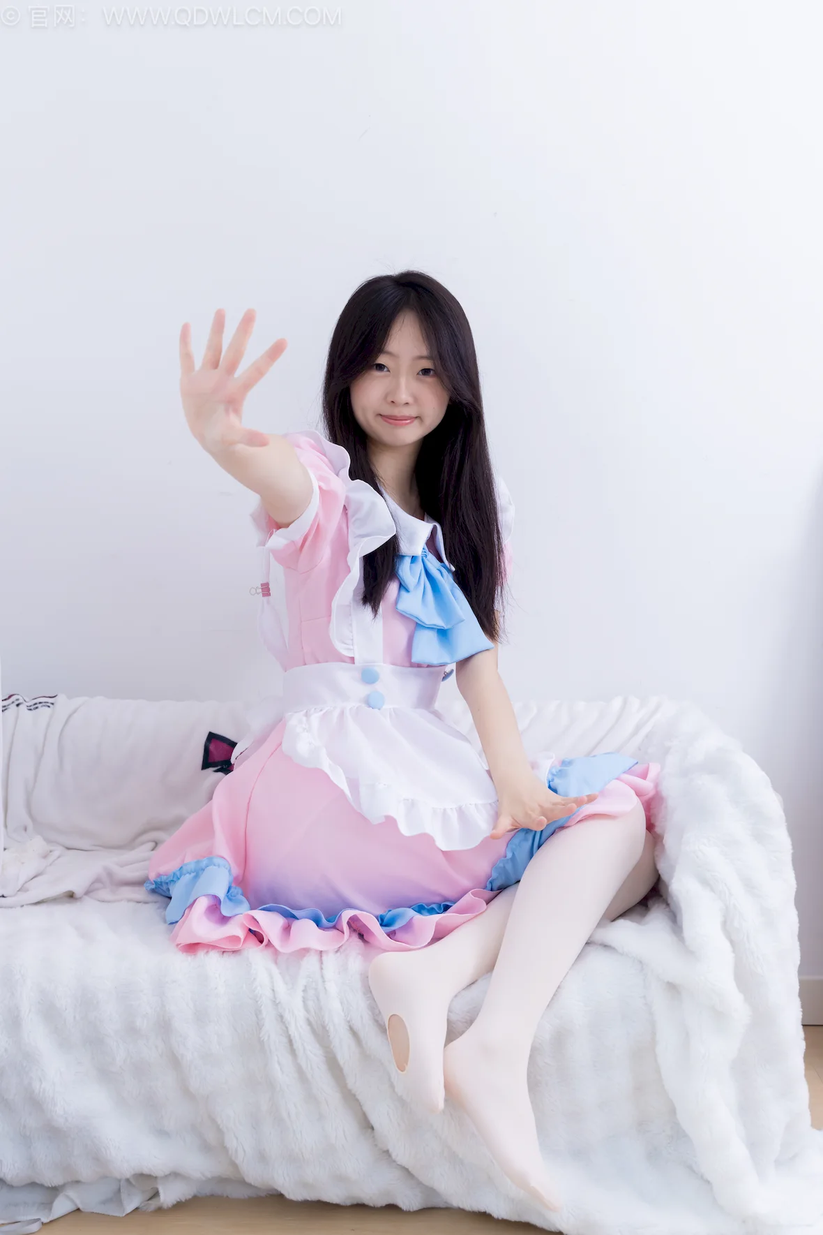 勿恋传媒 NO.2752 萌萌-芭蕾舞蹈鞋、皮鞋、薄白丝、钕仆装[168P/1V/3.43GB]插图3