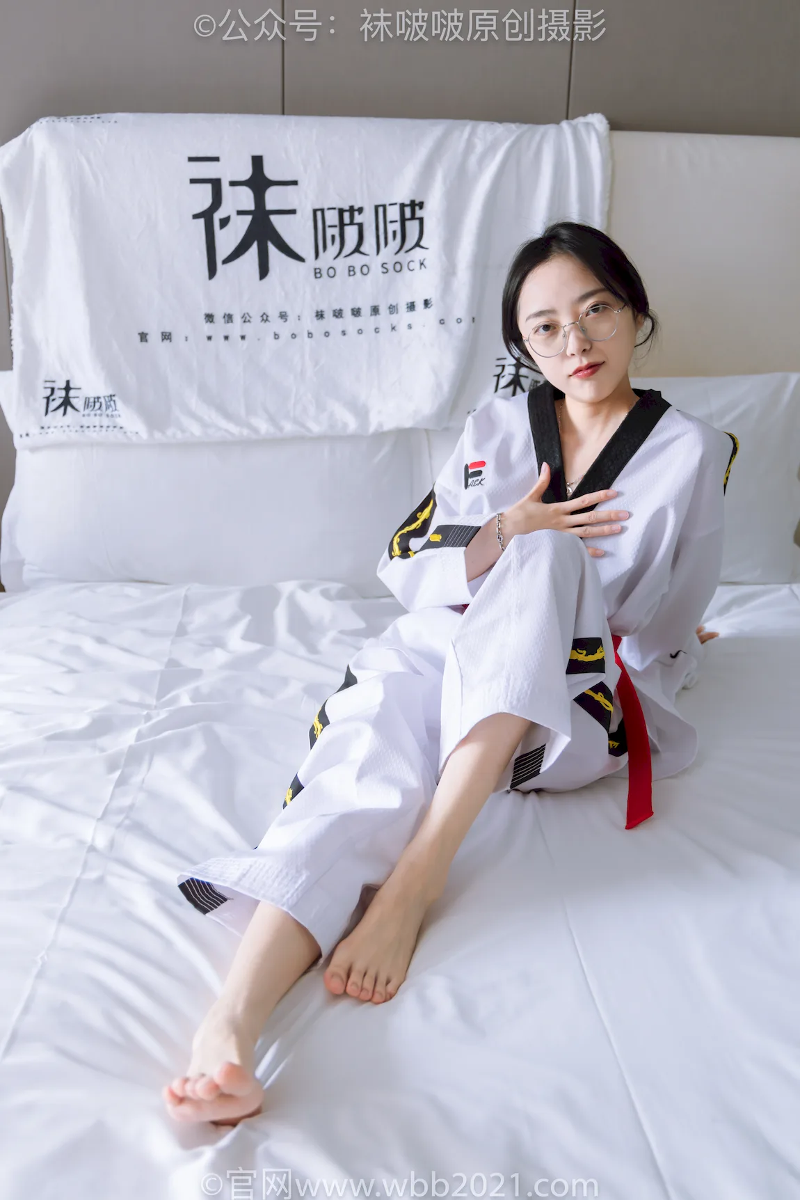 [BoBoSocks袜啵啵]积分限定作品 NO.044 稚予-跆拳道服、运动鞋、白棉袜、裸足[130P/1V/5.92GB]插图3