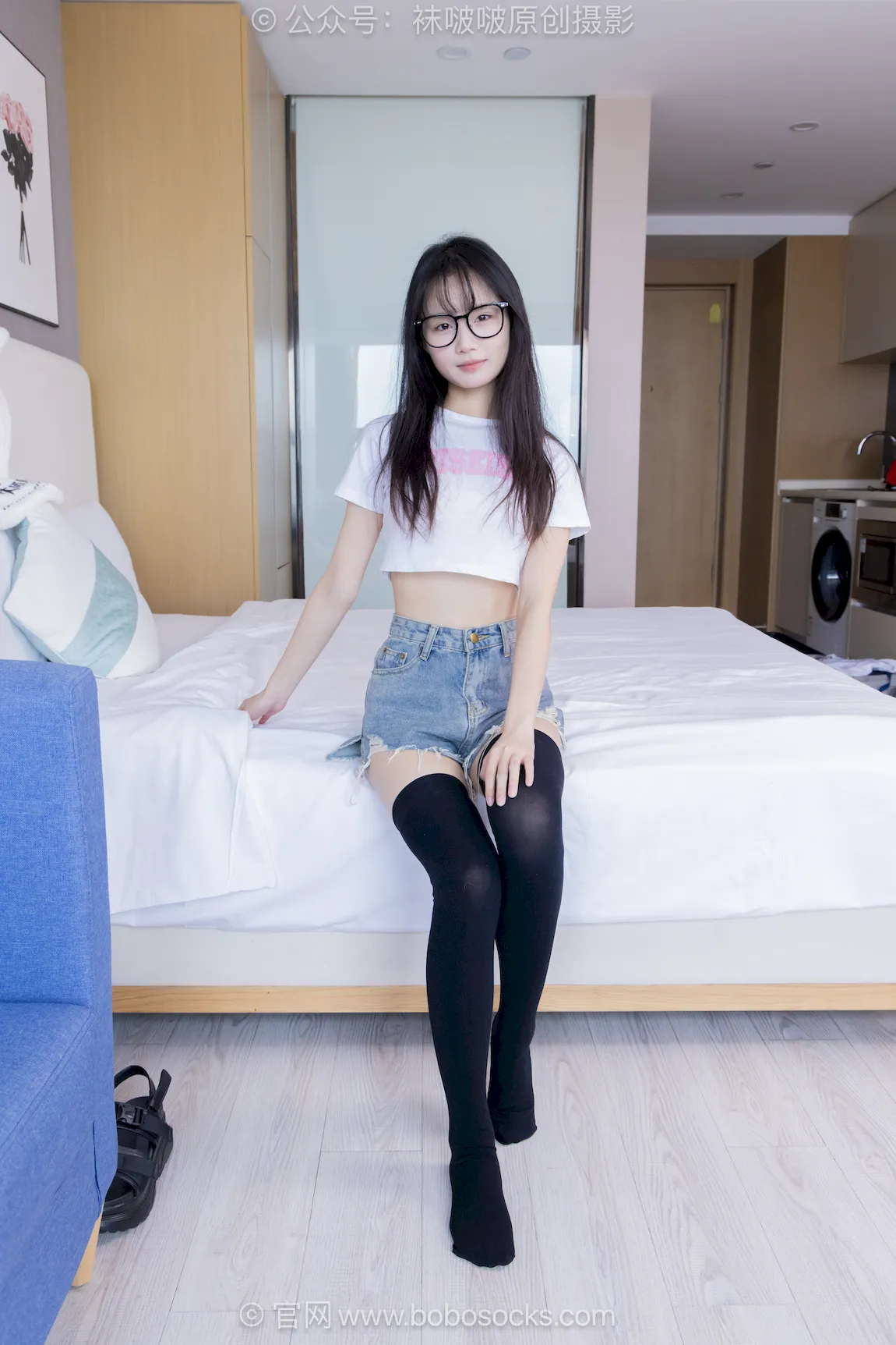 [BoBoSocks袜啵啵]积分限定作品 NO.052 甜甜圈-凉鞋、厚黑丝大腿袜、裸足穿鞋[157P/1V/7.63GB]插图