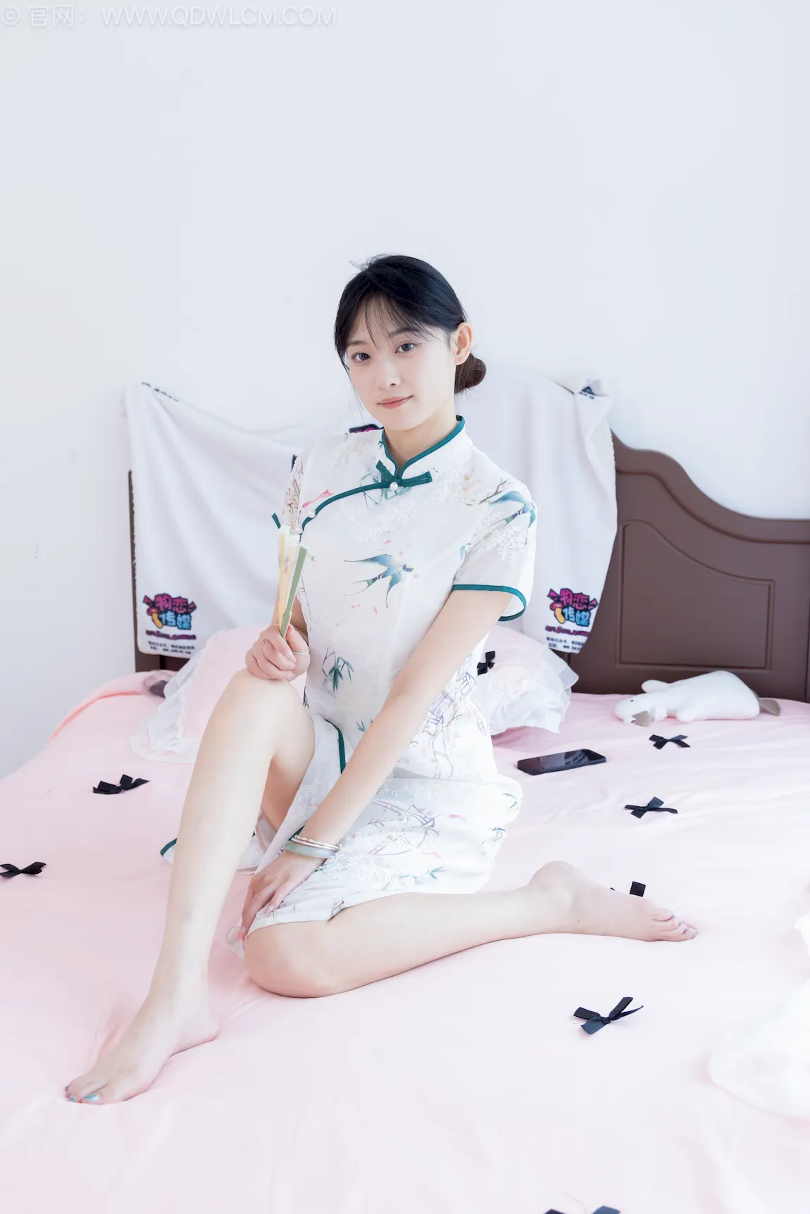 勿恋传媒 NO.2761 山奈-高跟凉鞋、薄肉丝、裸足、旗袍[150P/1V/5.64GB]插图