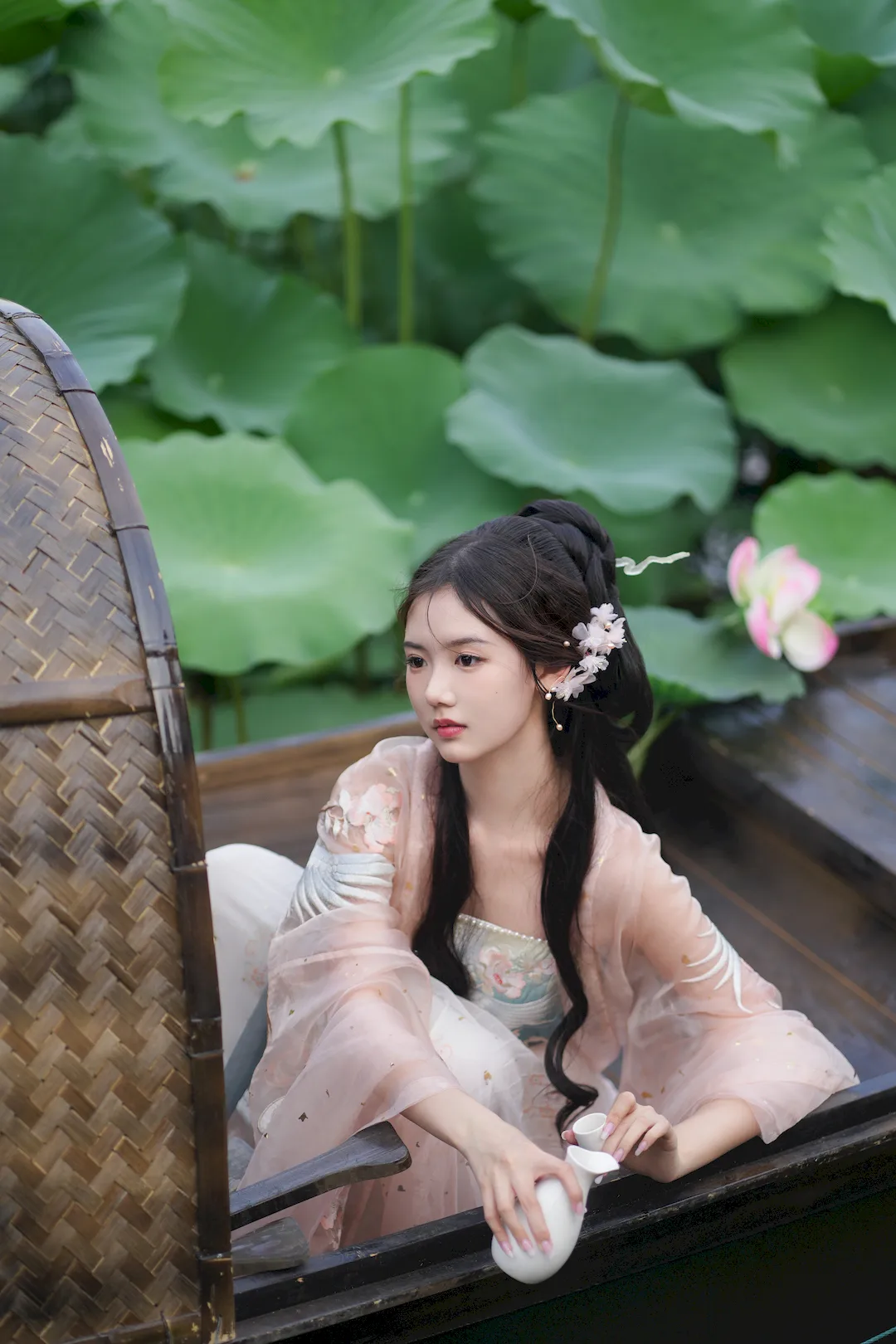 [YITUYU艺图语]2023.08.25 水面清圆一一风荷举 是鱼干啊～[23+1P/322MB]插图3