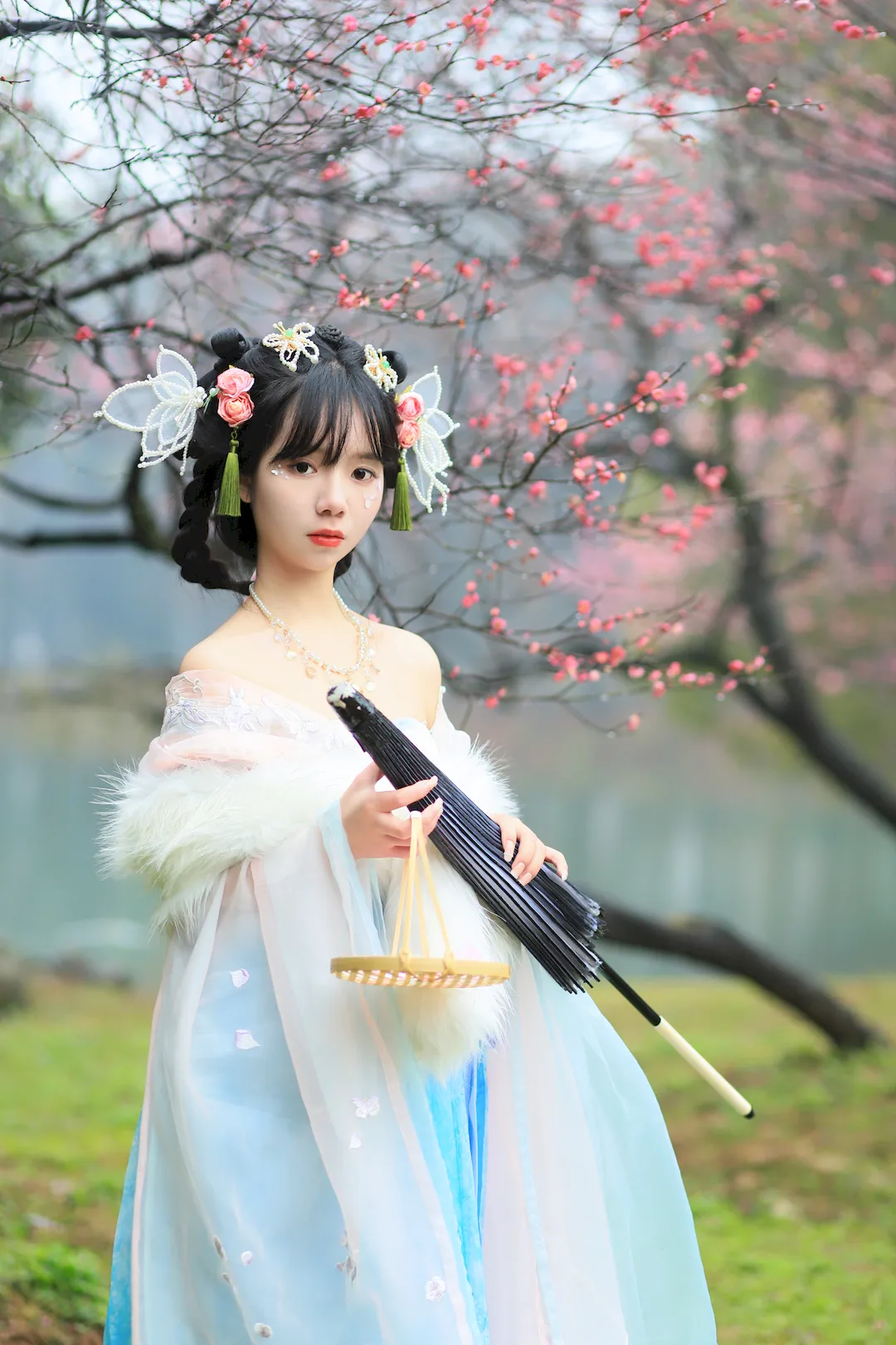 [YITUYU艺图语]2023.08.20 落梅 小杨[24+1P/443MB]插图1