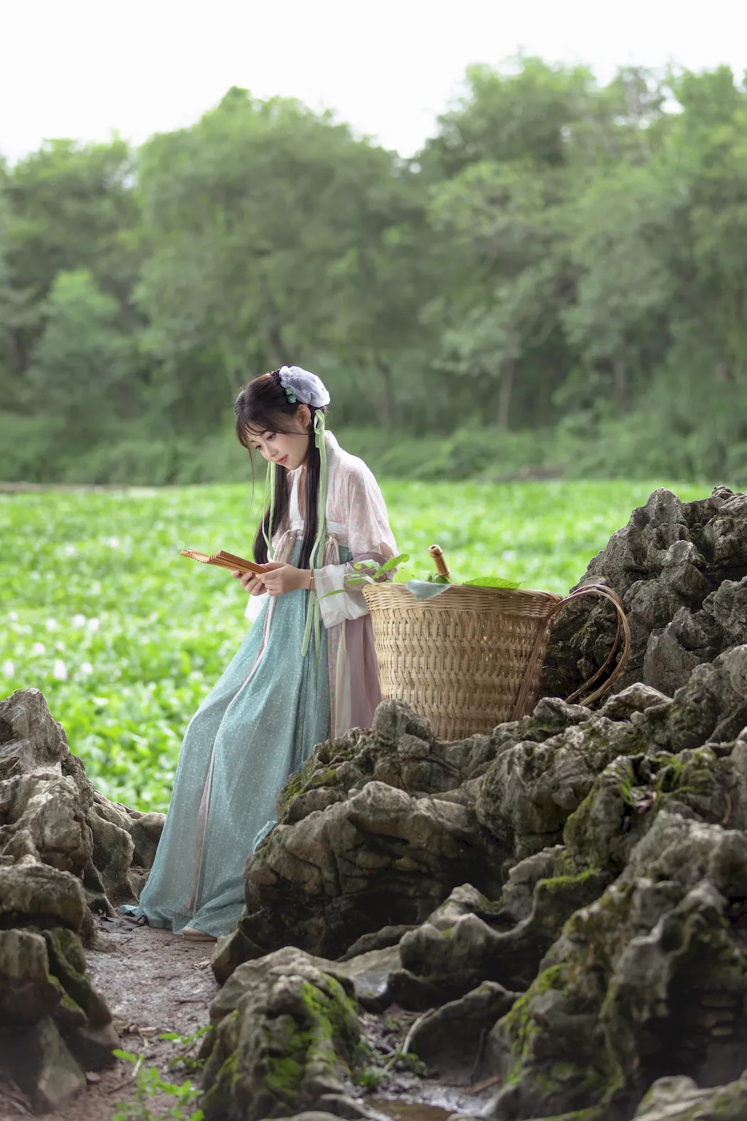 [YITUYU艺图语]2023.09.05 雨中作 小谨[49+1P/881MB]插图