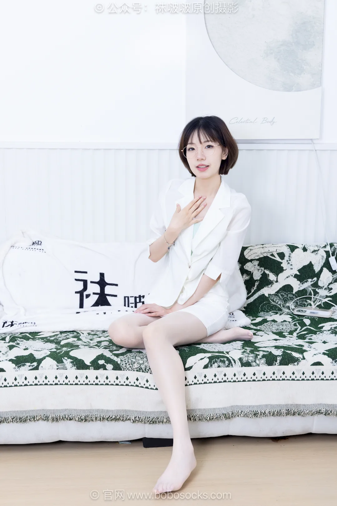 [BoBoSocks袜啵啵]NO.763 小甜豆-高跟鞋、油亮薄白丝、ol至服[141P/1V/5.28GB]插图2