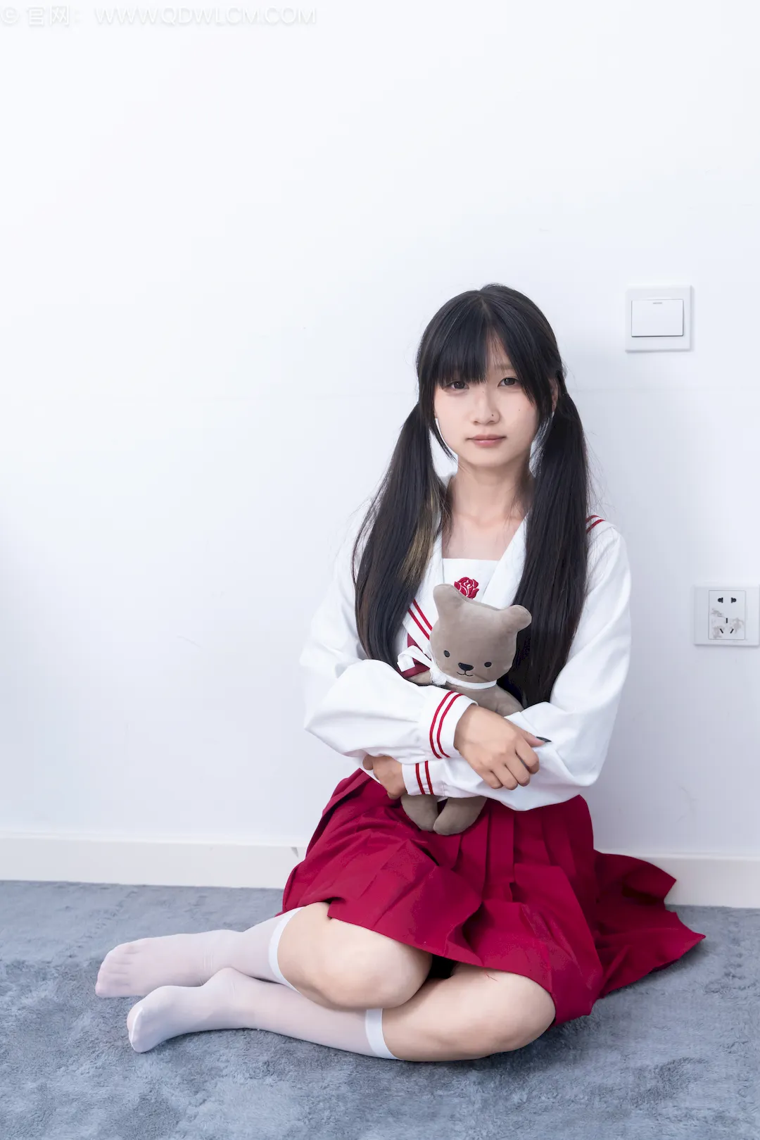 勿恋传媒 NO.2799 小怜-高跟鞋、薄白丝小腿袜、裸足、jk至服[170P/1V/3.89GB]插图3